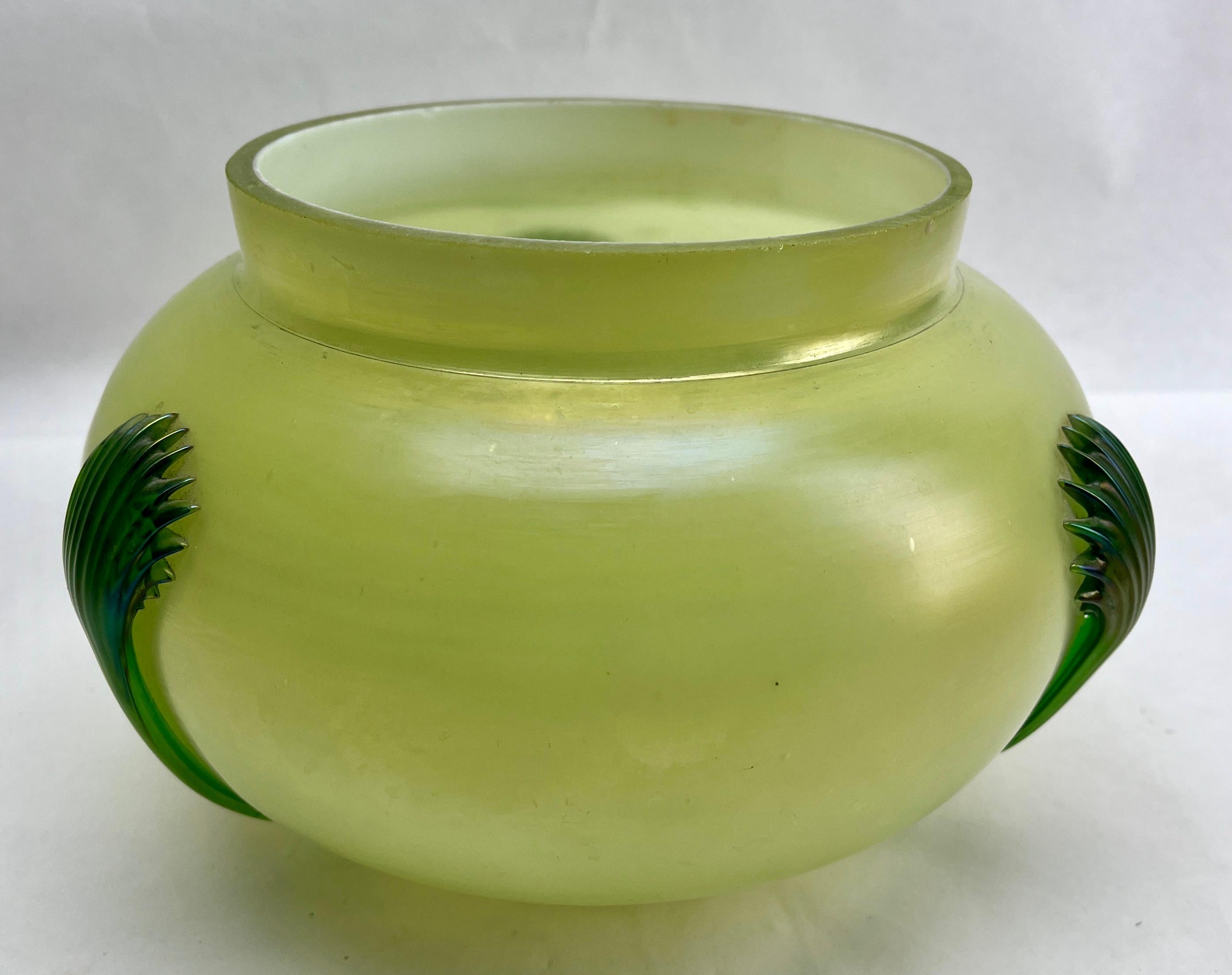 Art Nouveau Green iridescent glass Pique Fleurs' vase by Loetz' with Grille For Sale 2