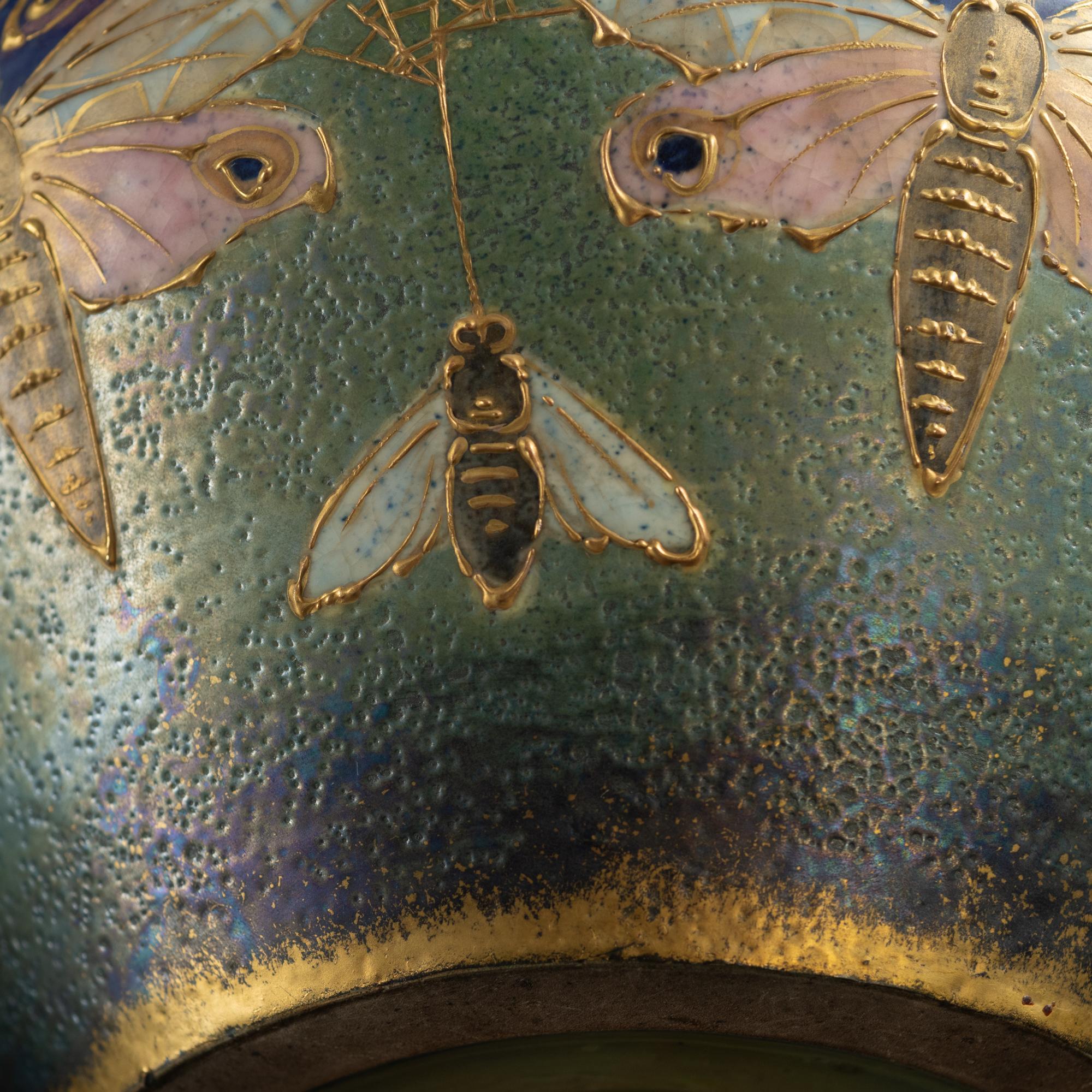 Vaso a forma di ciotola in stile Art Nouveau Gres Bijou Butterfly & Spiderweb di RStK Amphora in vendita 4