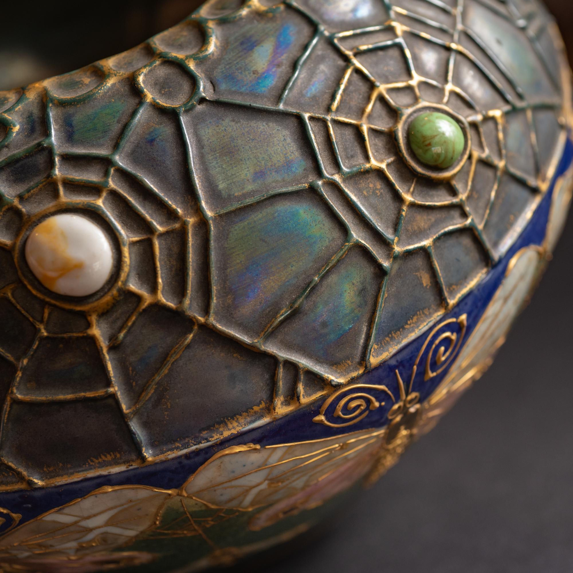 Cotto Vaso a forma di ciotola in stile Art Nouveau Gres Bijou Butterfly & Spiderweb di RStK Amphora in vendita