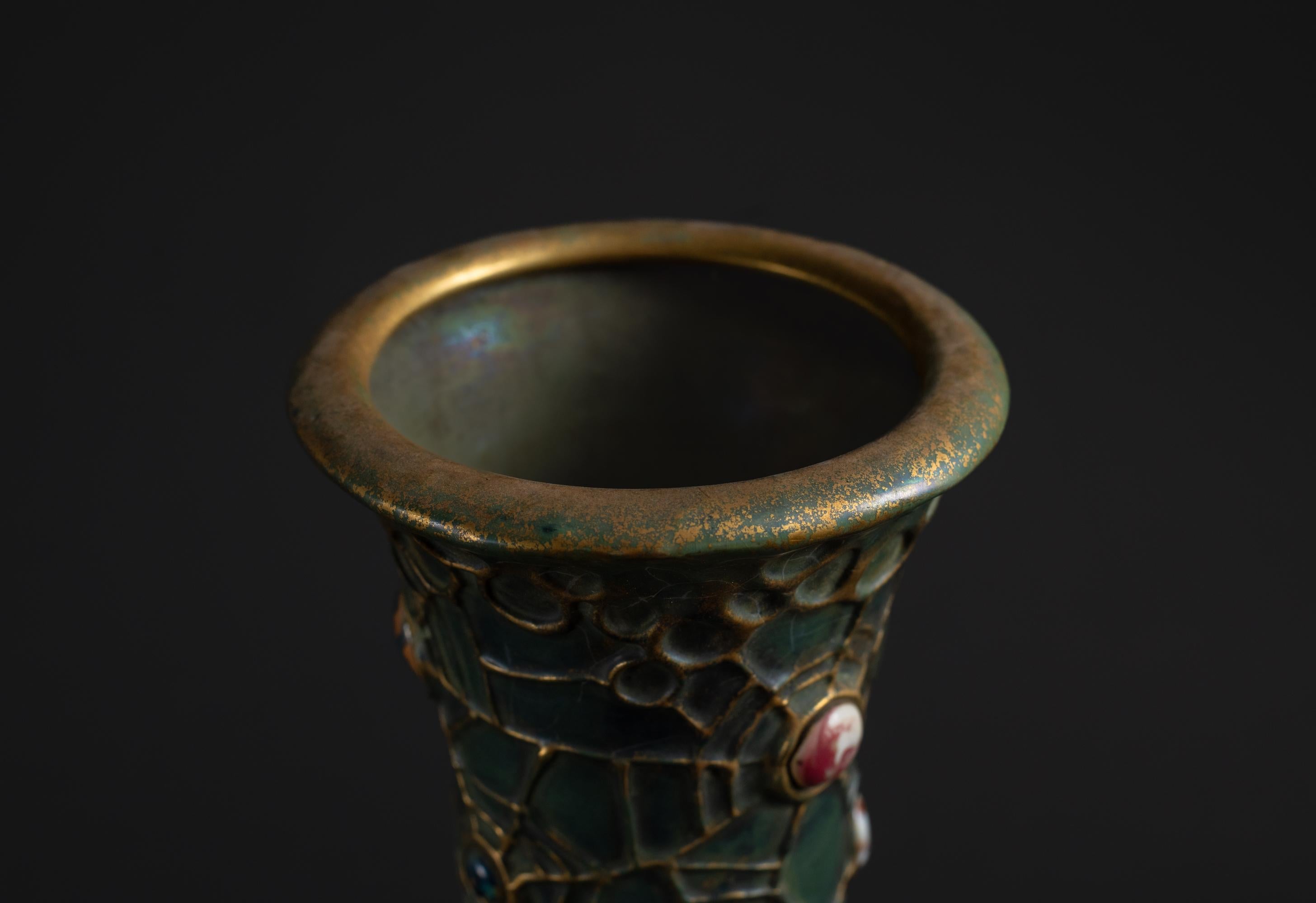 Vaso scanalato Art Nouveau Gres Bijou Butterfly & Spiderweb di RStK Amphora In condizioni buone in vendita a Chicago, US