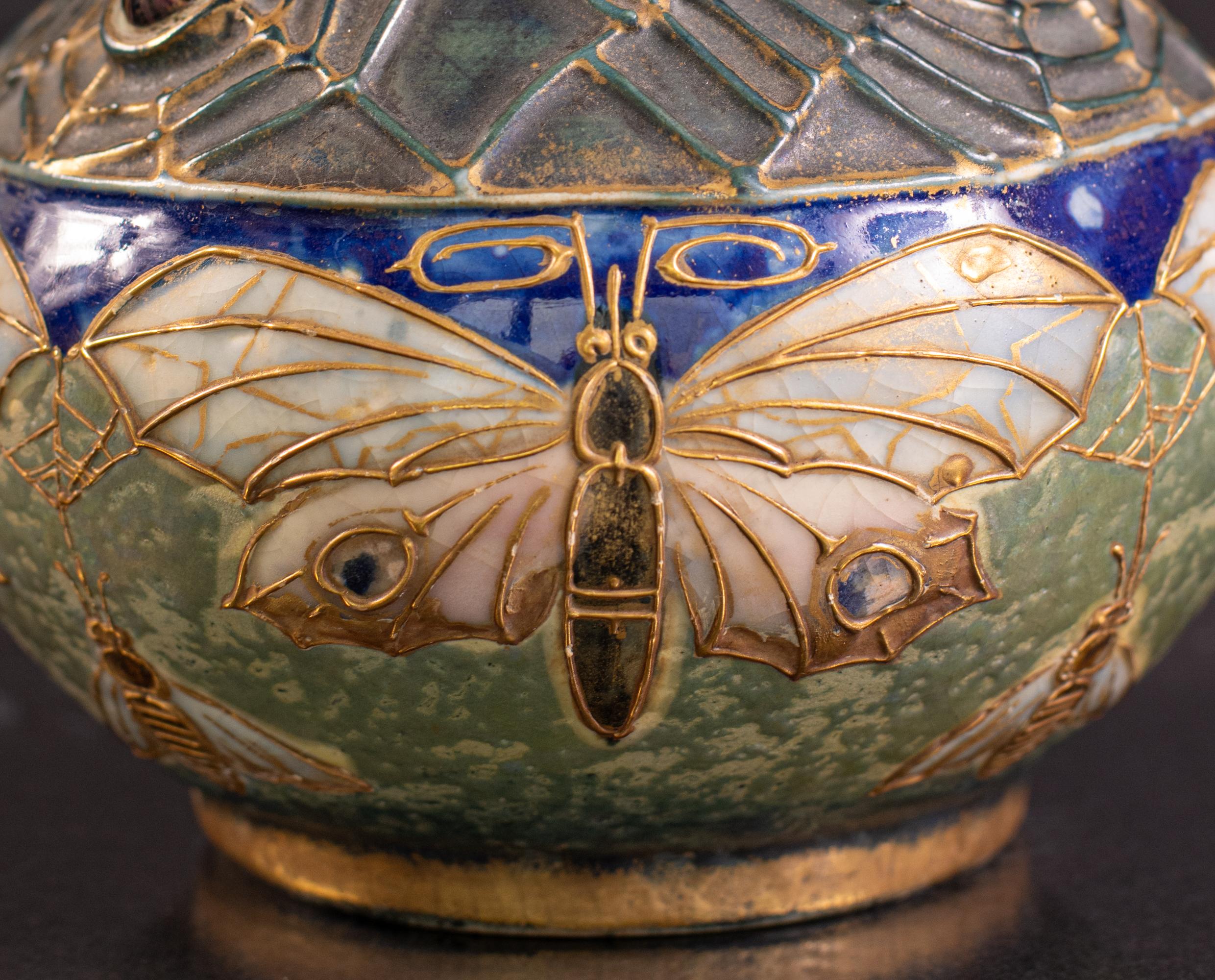 Cotto Vaso a forma di zucca in stile Art Nouveau Gres Bijou Butterfly & Spiderweb di RStK Amphora in vendita