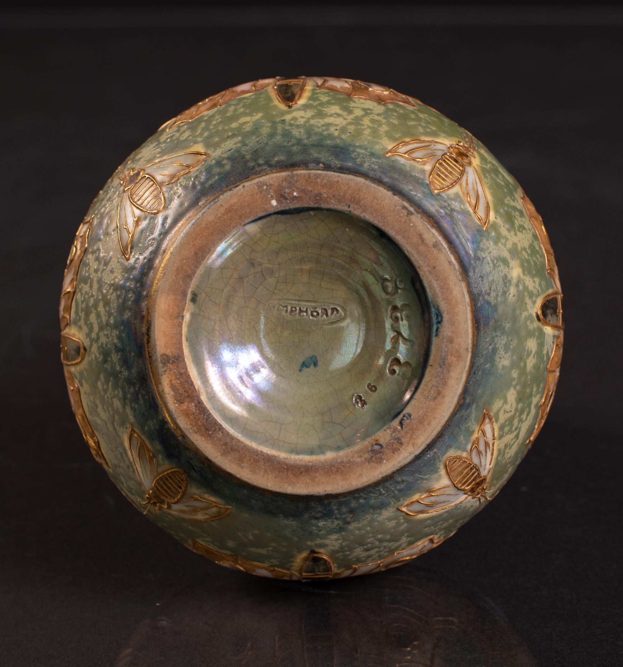 Vaso a forma di zucca in stile Art Nouveau Gres Bijou Butterfly & Spiderweb di RStK Amphora in vendita 1