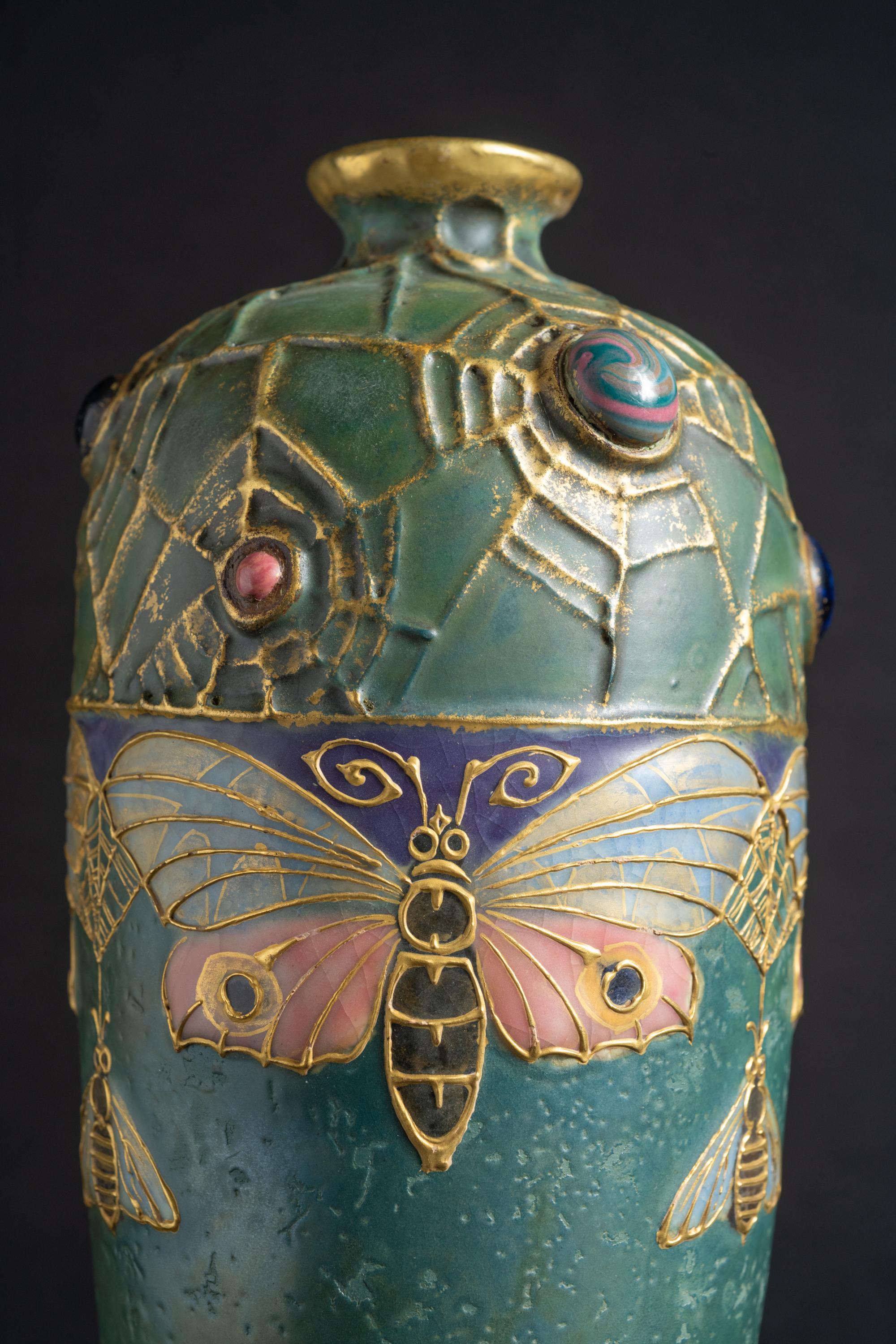 Vase semi-ramique Art Nouveau Gres Bijou Butterfly & Spiderweb de RStK Amphora en vente 3