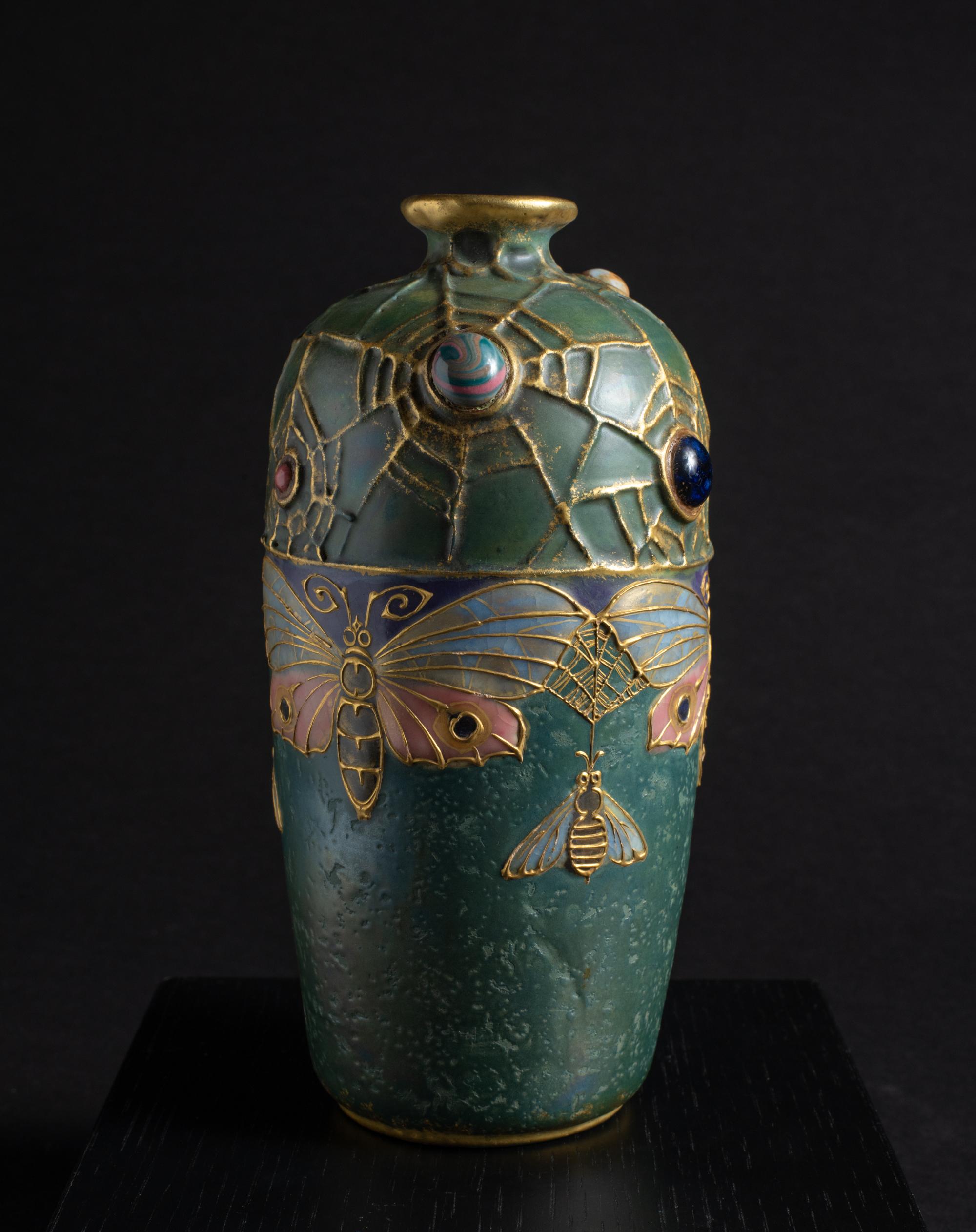 Vase semi-ramique Art Nouveau Gres Bijou Butterfly & Spiderweb de RStK Amphora en vente 1
