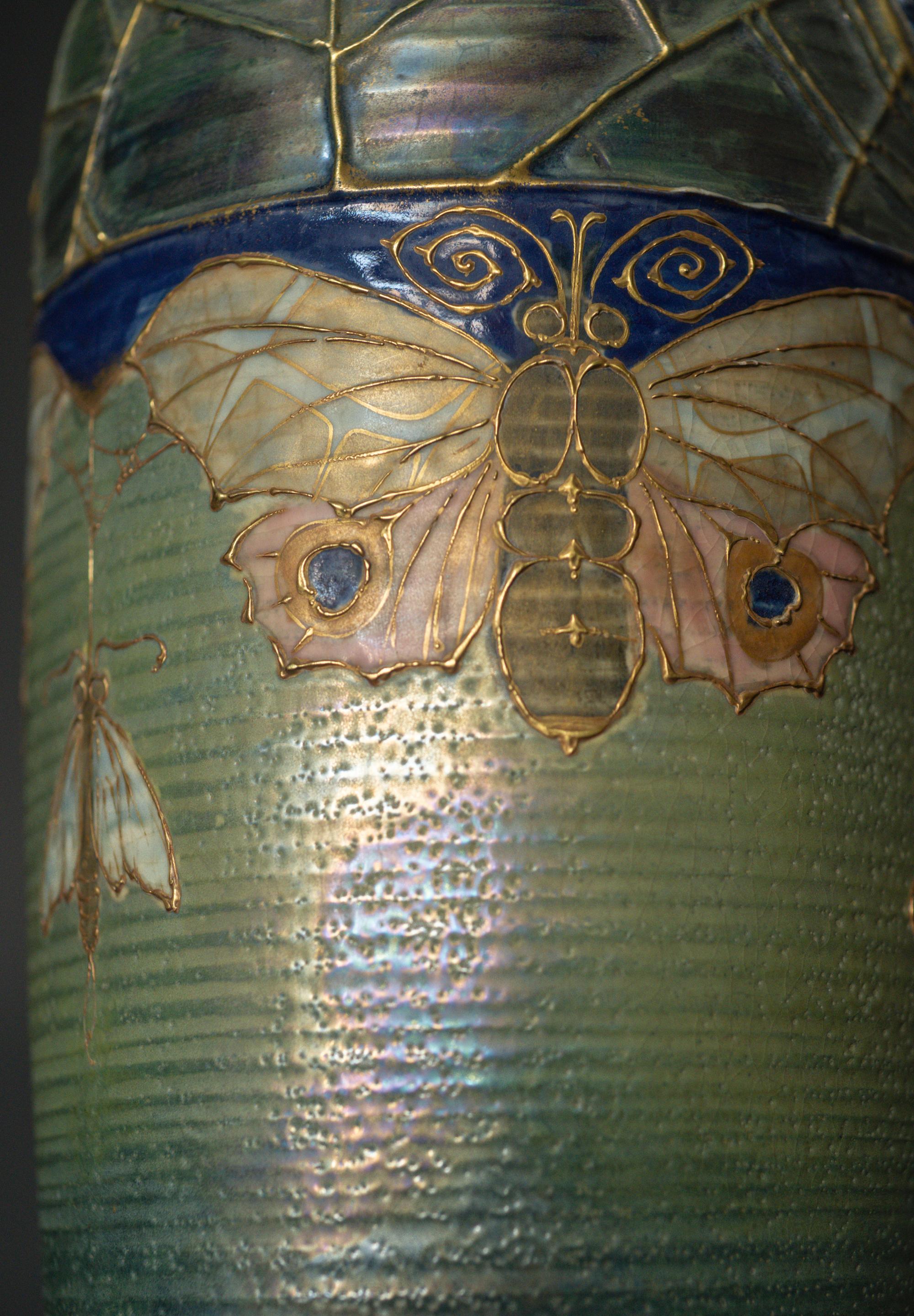 Jugendstil Gres Bijou Schmetterling & Spinnenweb Große Semiramis-Vase von RStK Amphora im Angebot 2