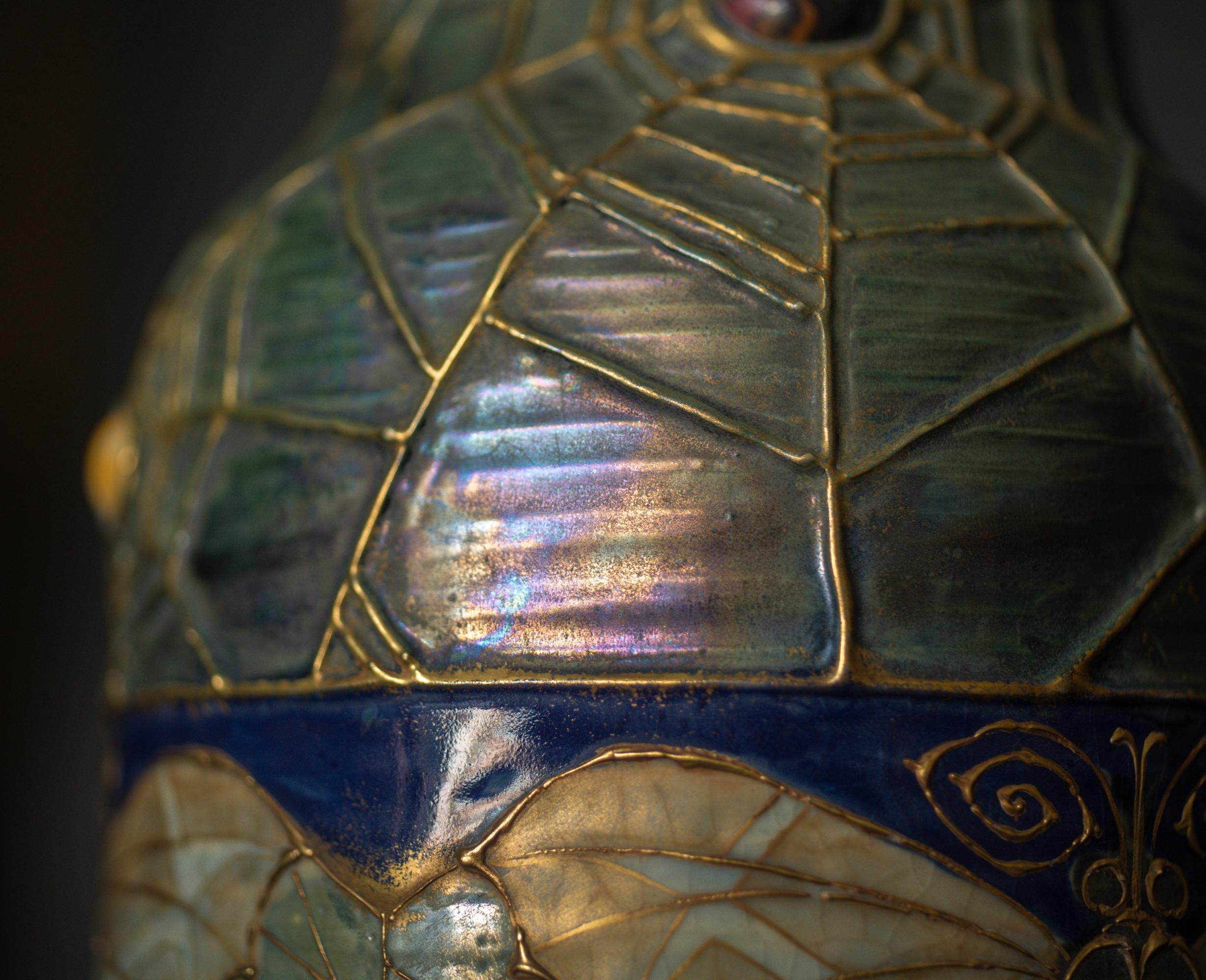 Jugendstil Gres Bijou Schmetterling & Spinnenweb Große Semiramis-Vase von RStK Amphora im Zustand „Hervorragend“ im Angebot in Chicago, US