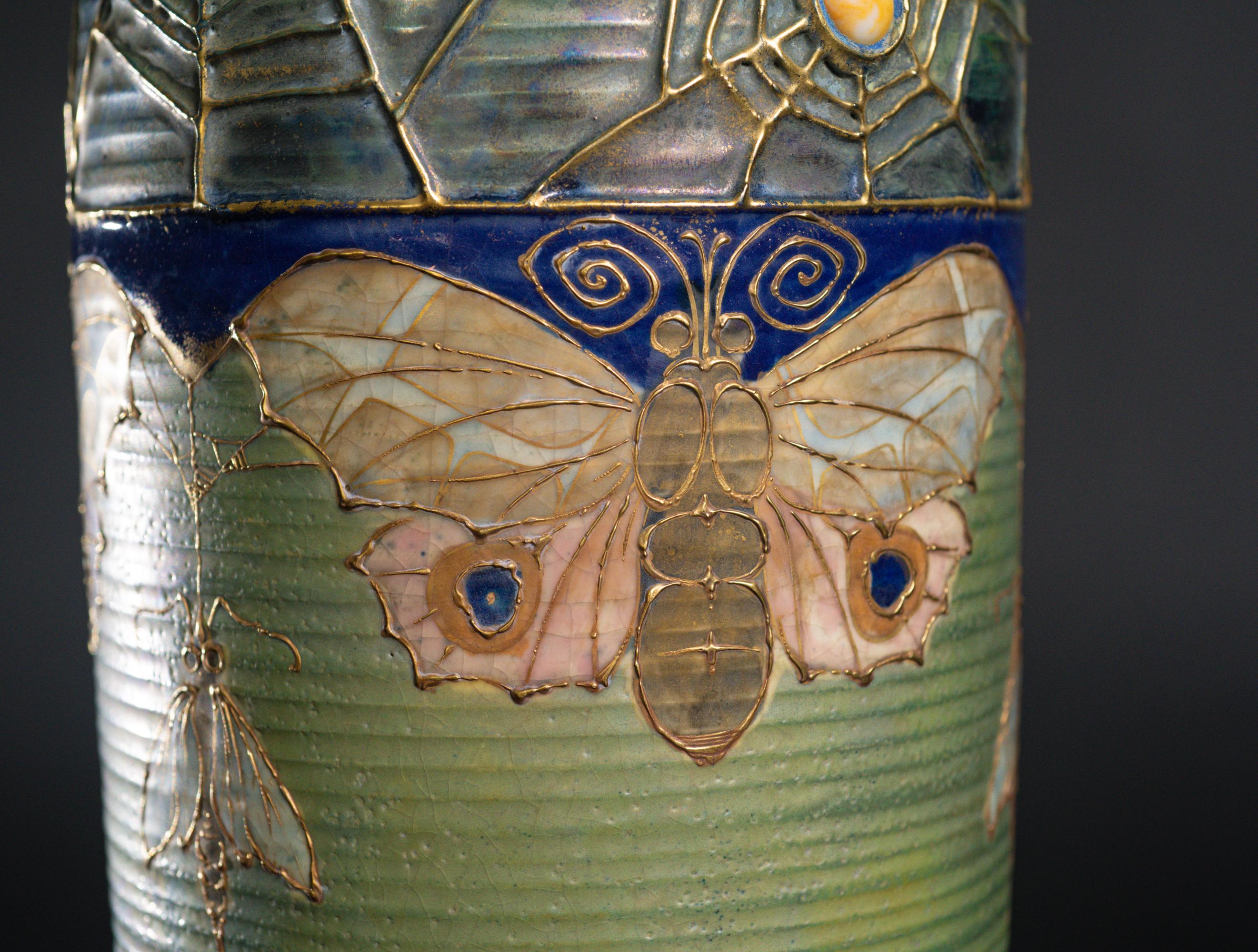 Jugendstil Gres Bijou Schmetterling & Spinnenweb Große Semiramis-Vase von RStK Amphora (Tonware) im Angebot