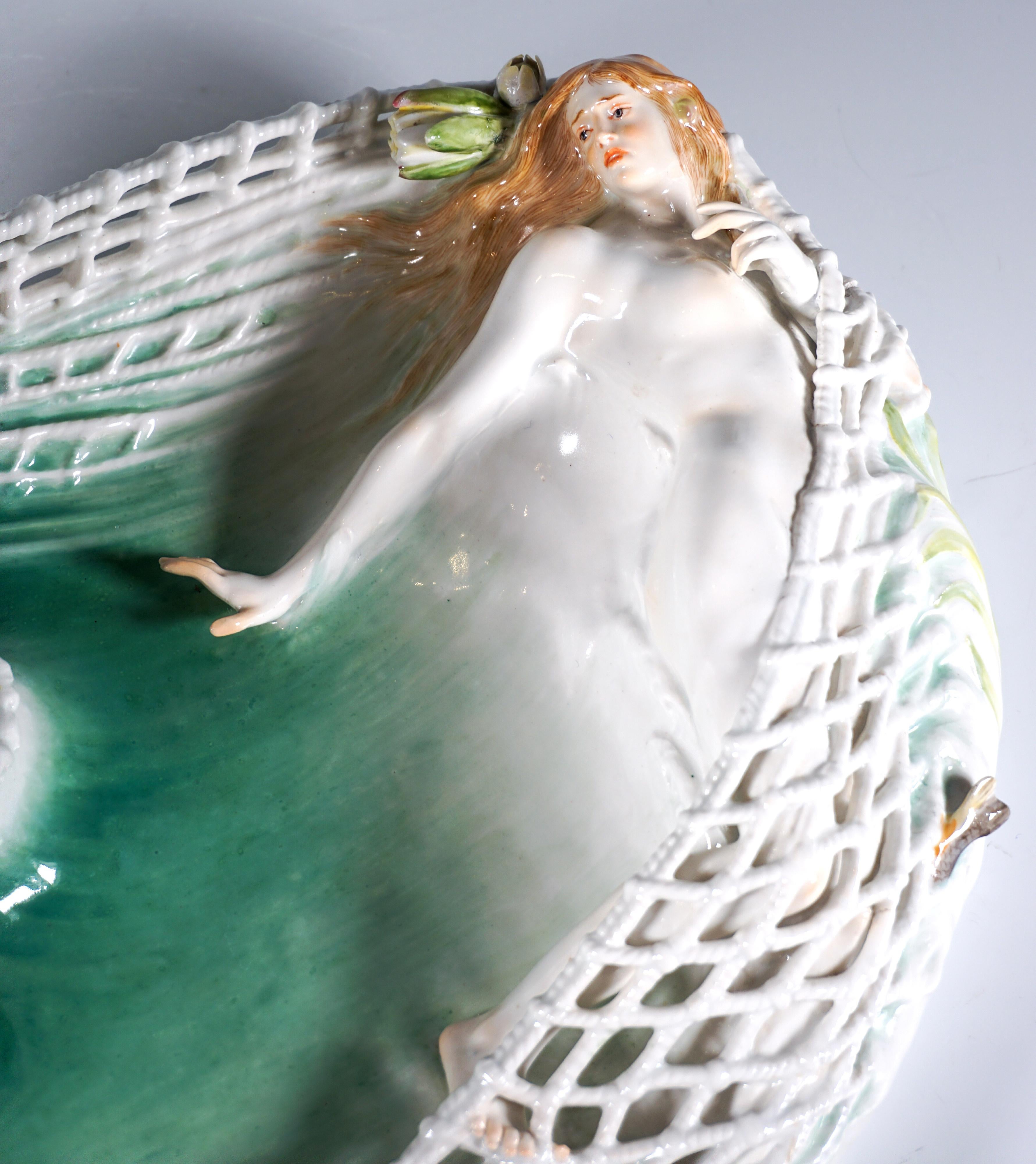 Gruppo Art Nouveau 'Cattura di una ninfa', di Paul Helmig, Meissen Germania, 1902 ca. in vendita 3