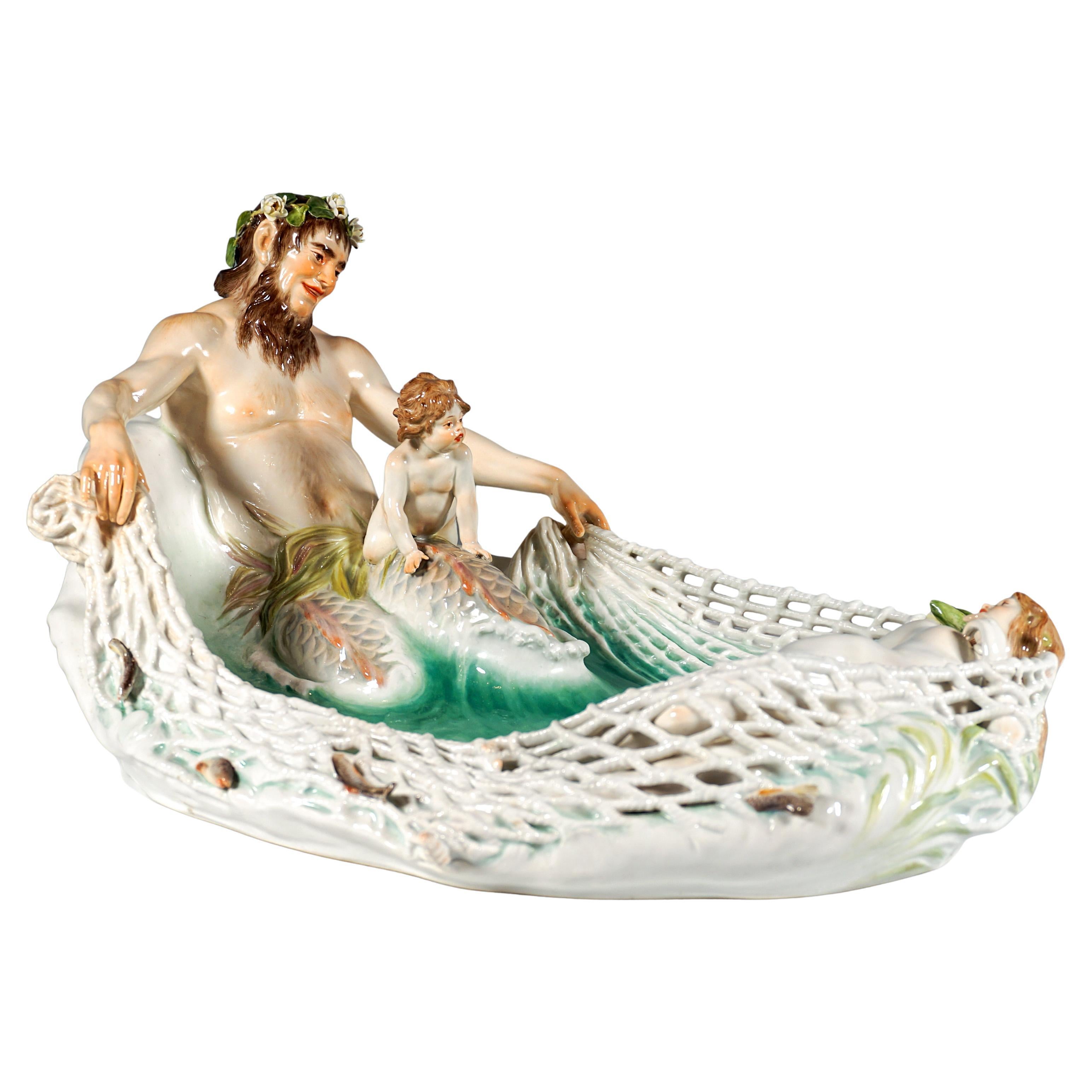 Gruppo Art Nouveau 'Cattura di una ninfa', di Paul Helmig, Meissen Germania, 1902 ca.