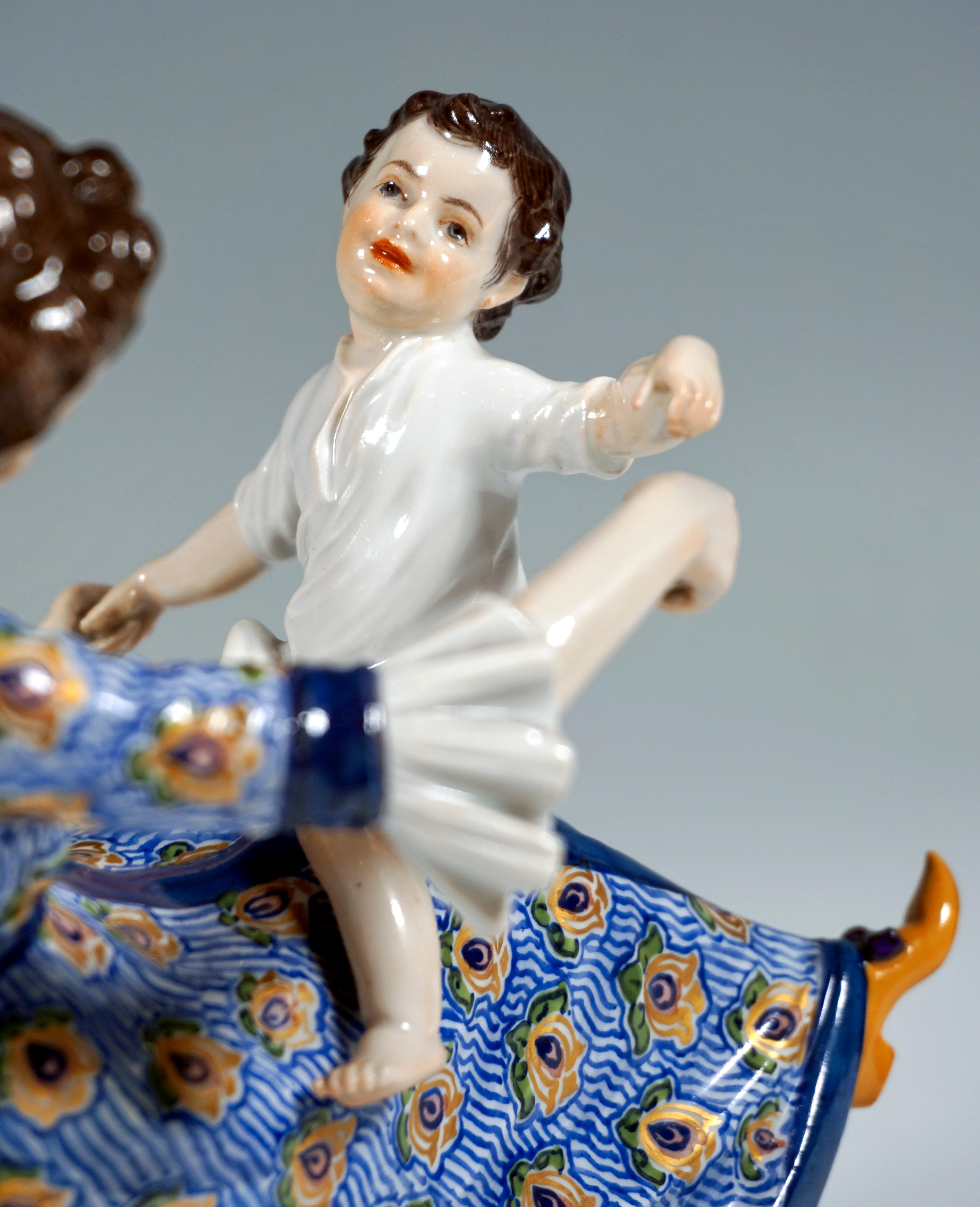 Porcelain Art Nouveau Group 'Mother With Child', by Paul Helmig, Meissen Germany, ca 1912 For Sale