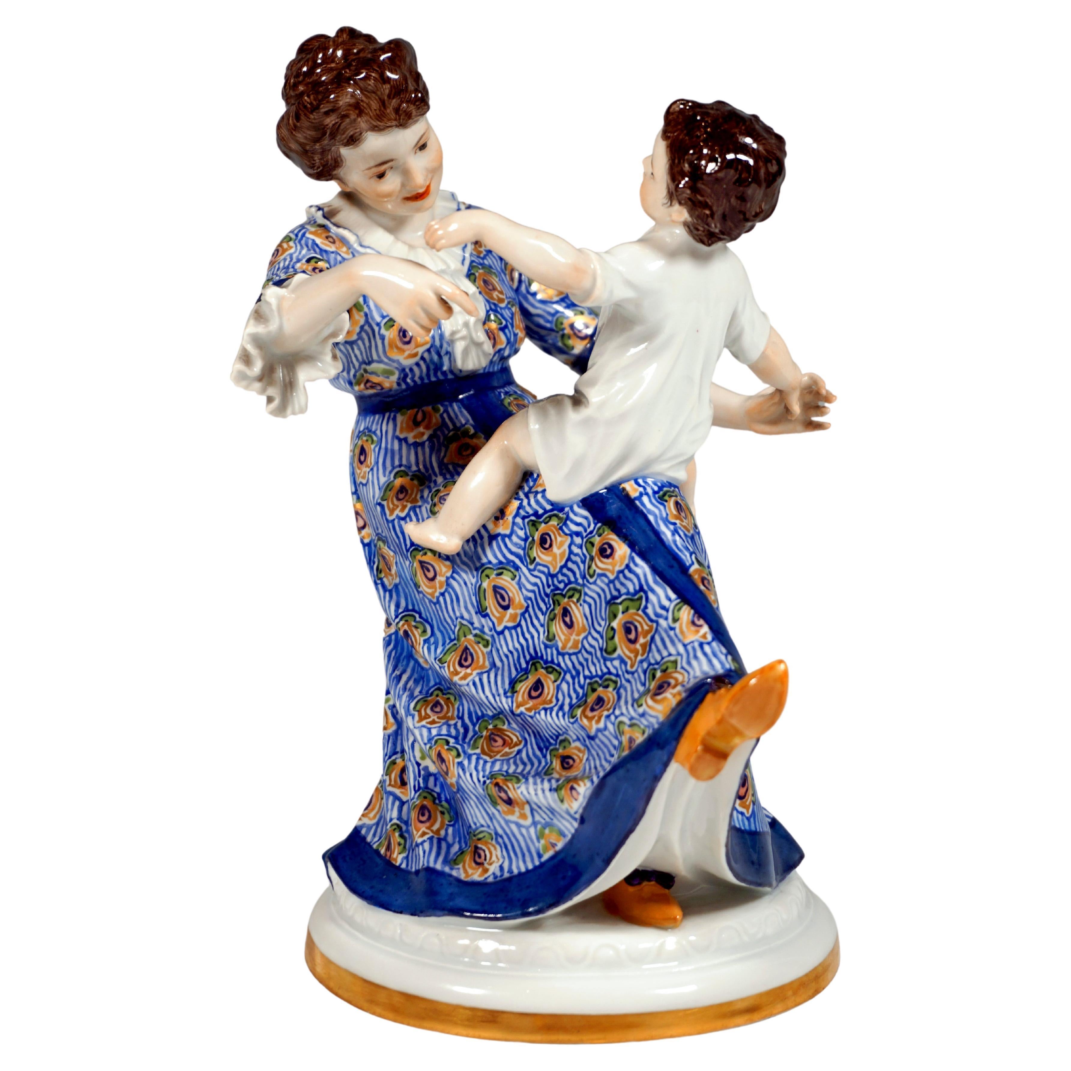 Jugendstilgruppe „Mutter mit Kind“, von Paul Helmig, Meissen, Deutschland, ca. 1912 im Angebot