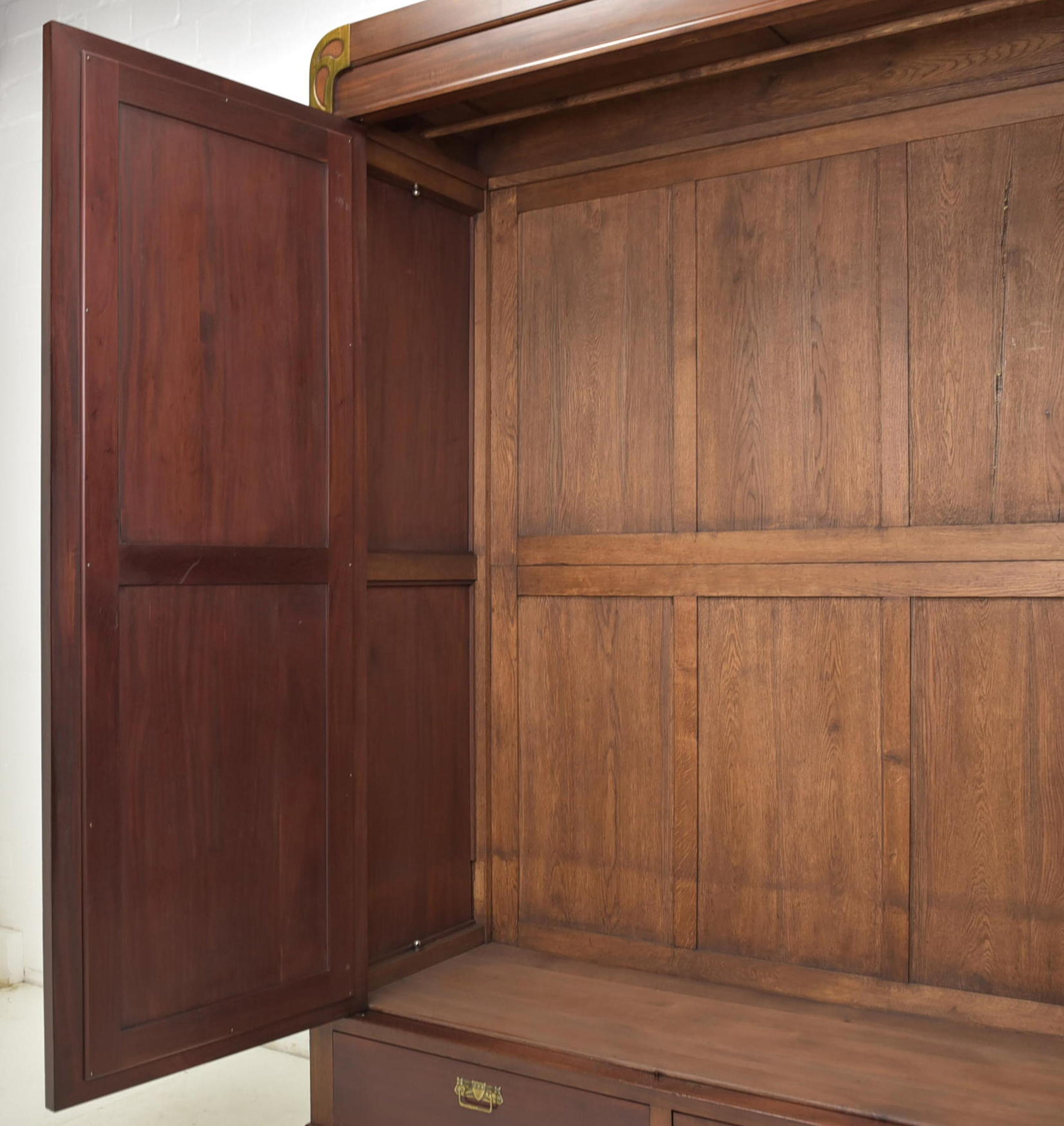 20th Century Art Nouveau Hallway Cabinet in Mahogany, 1920 For Sale