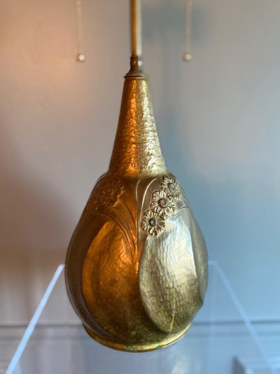 Art Nouveau Hammered Pewter Gourd Lamp by Leon Provins, Belgium For Sale 3