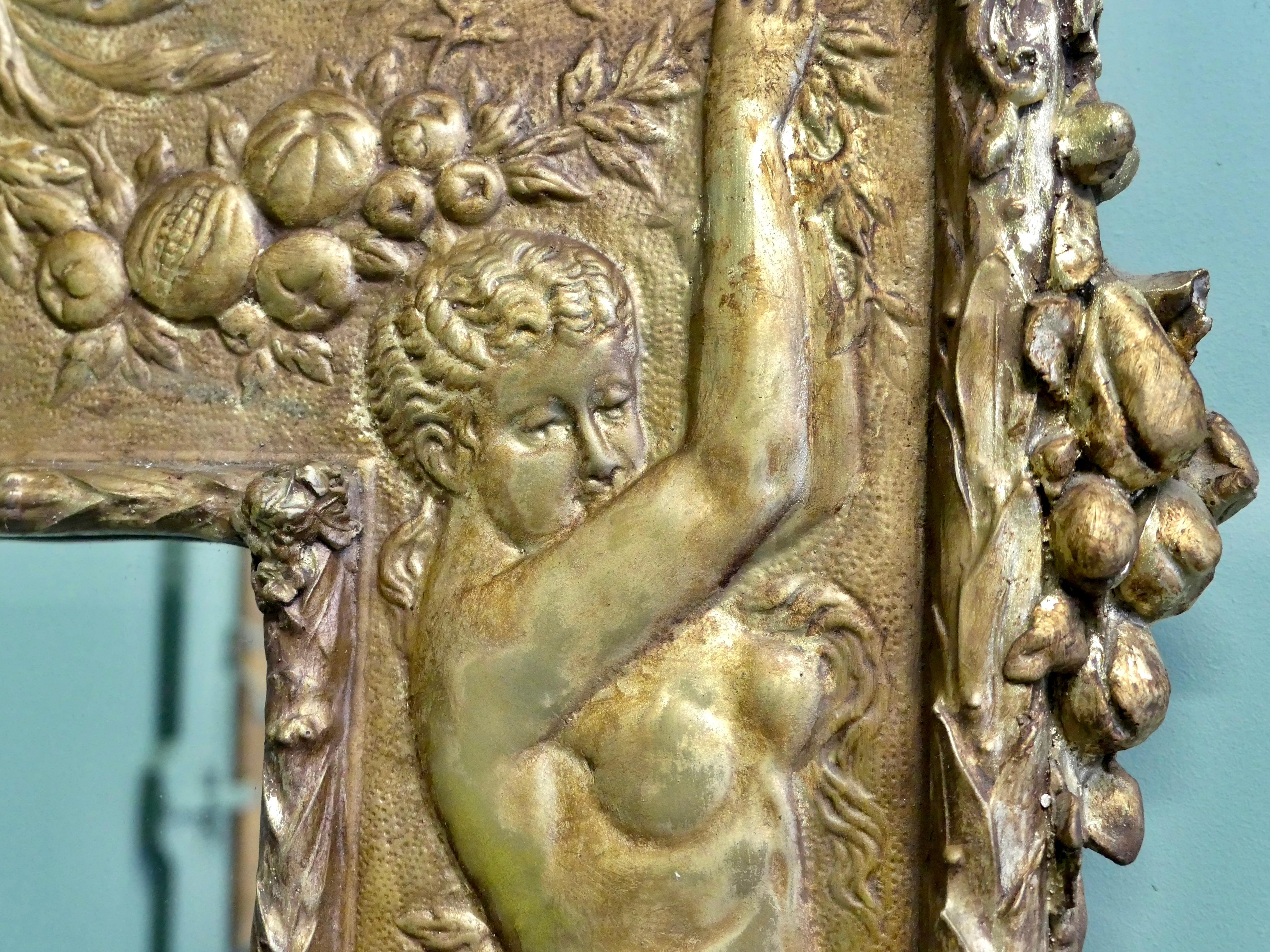 Art nouveau Miroir Art Nouveau en laiton battu à la main, Girandole Bacchus et Nymphes en vente