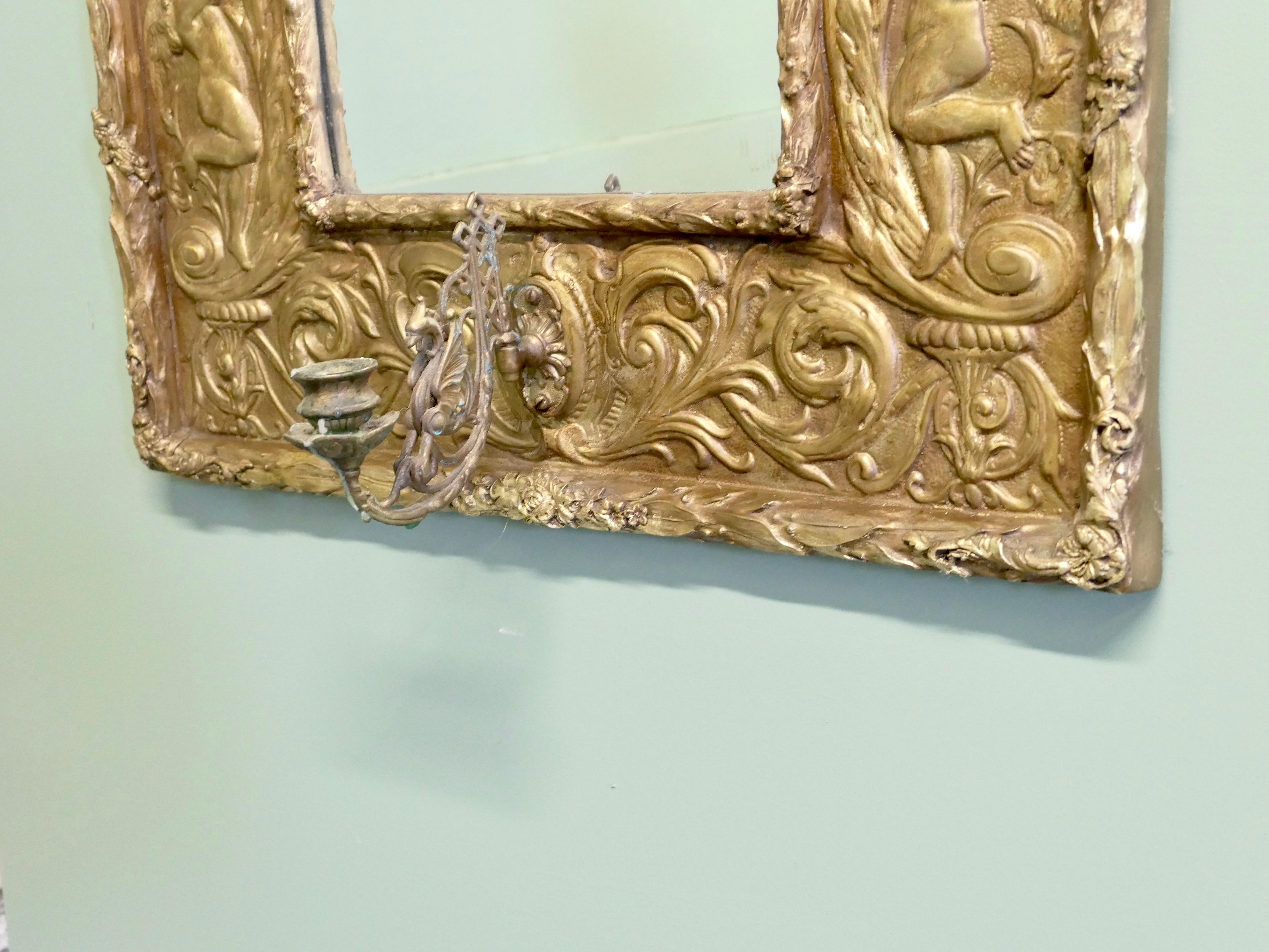 Miroir Art Nouveau en laiton battu à la main, Girandole Bacchus et Nymphes Bon état - En vente à Godshill, Isle of Wight