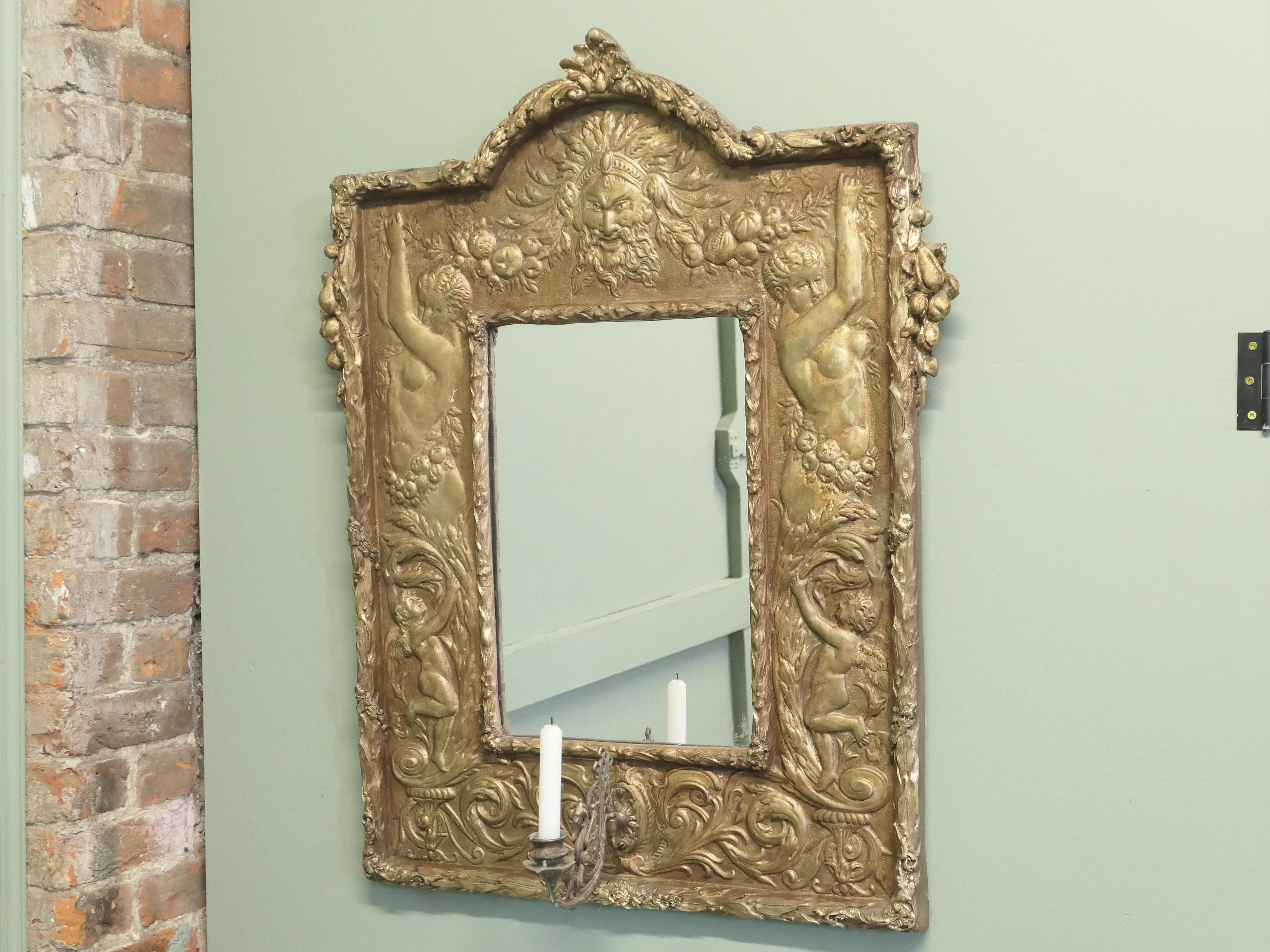 Miroir Art Nouveau en laiton battu à la main, Girandole Bacchus et Nymphes en vente 1