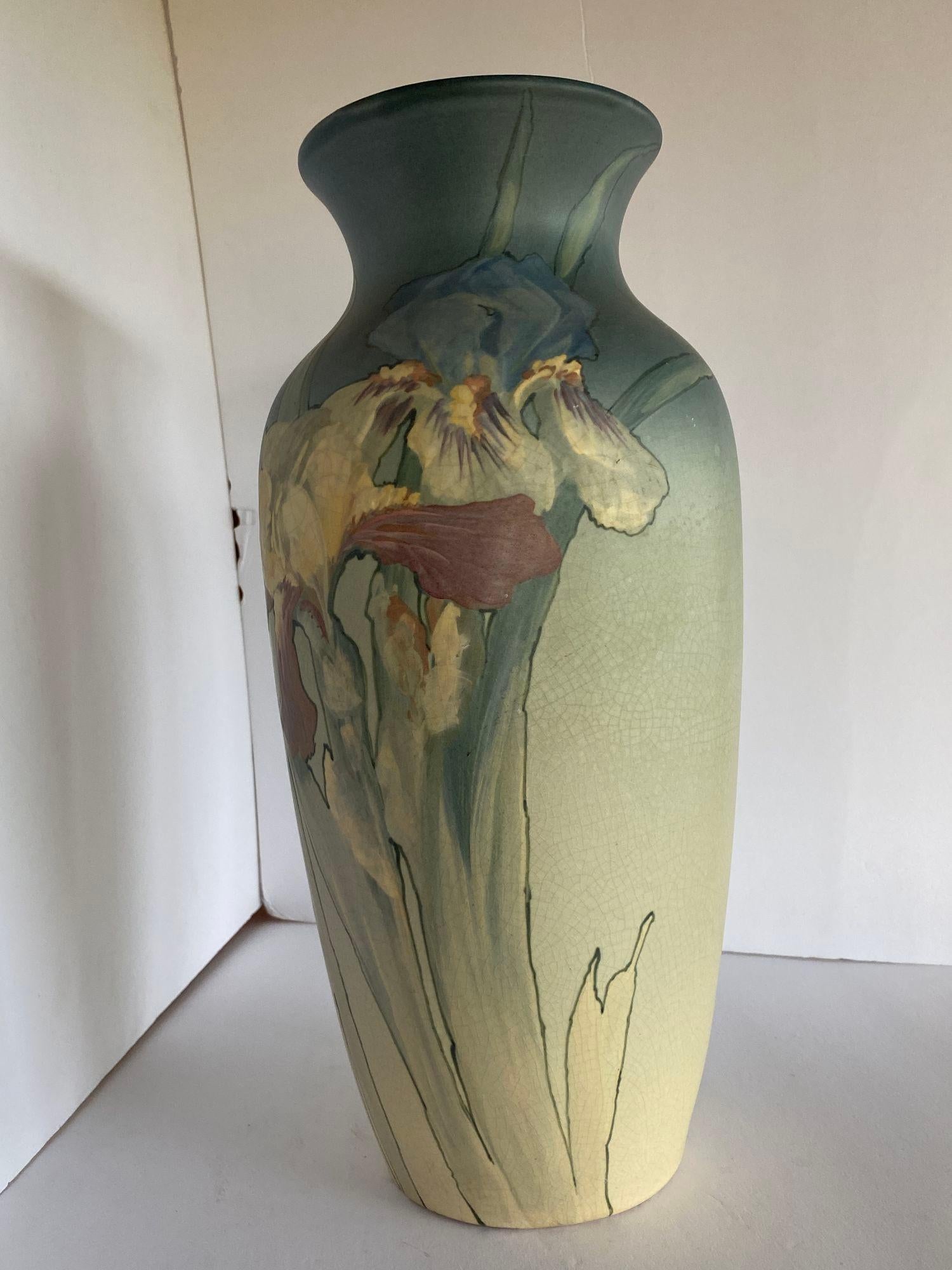 Américain Vase d'art nouveau peint à la main par Weller Pottery en vente