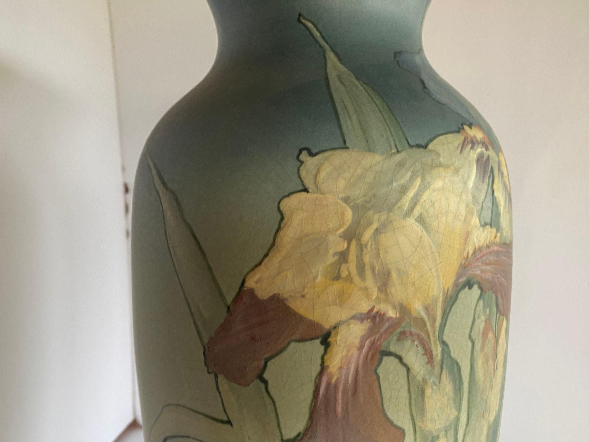 Début du 20ème siècle Vase d'art nouveau peint à la main par Weller Pottery en vente