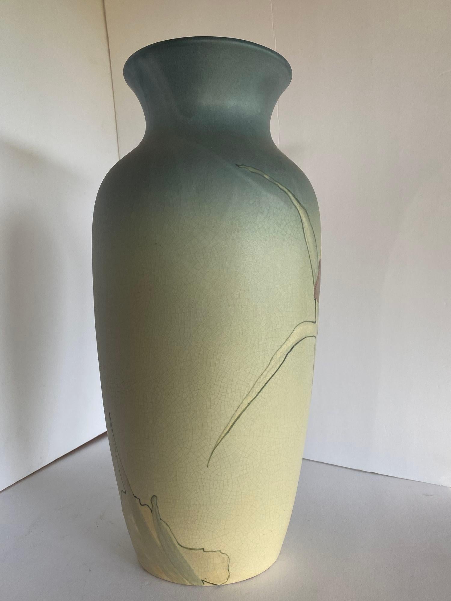 Poteries Vase d'art nouveau peint à la main par Weller Pottery en vente