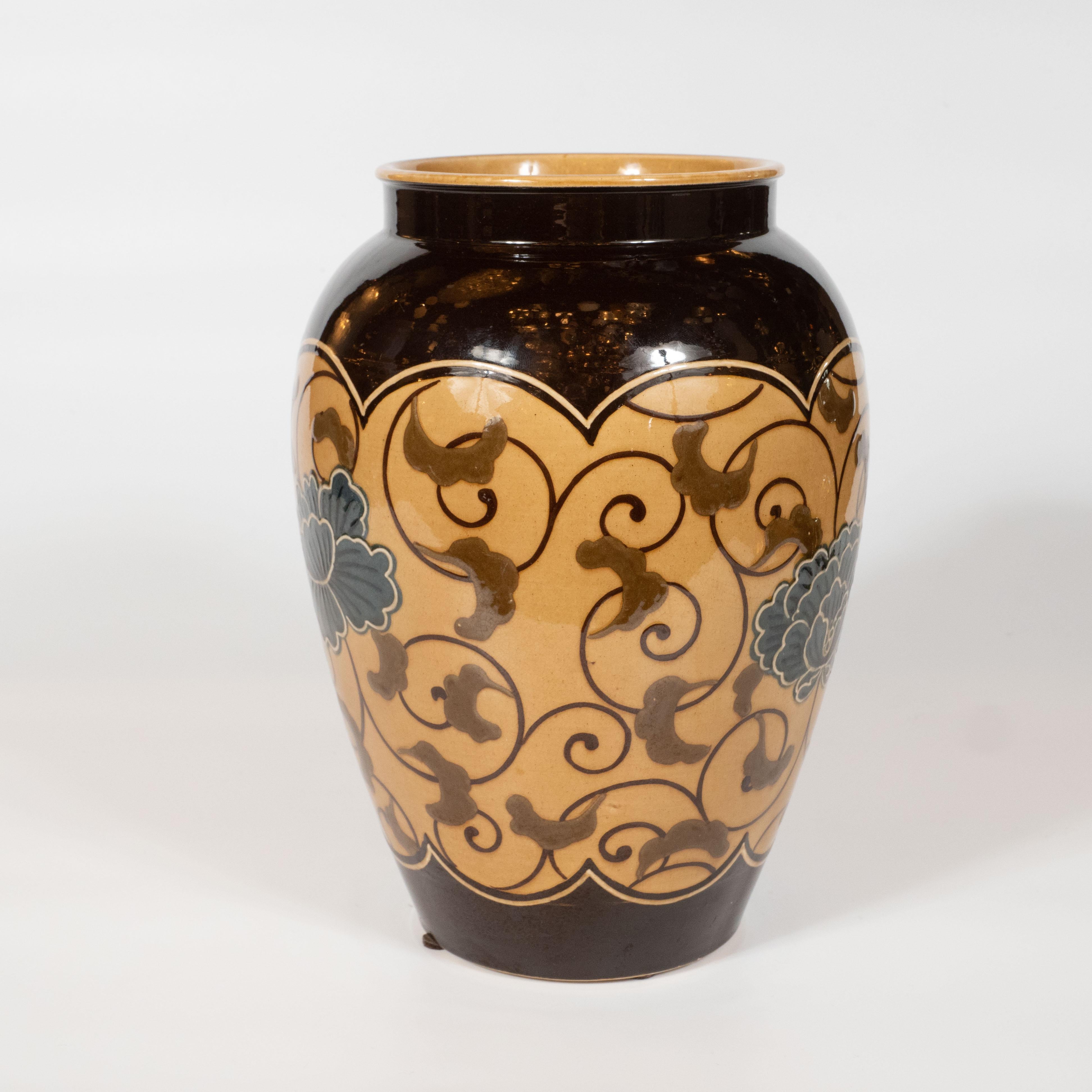 Handbemalte Wedgewood-Vase aus Wedgewood im Jugendstil mit Blumenmuster (Englisch) im Angebot