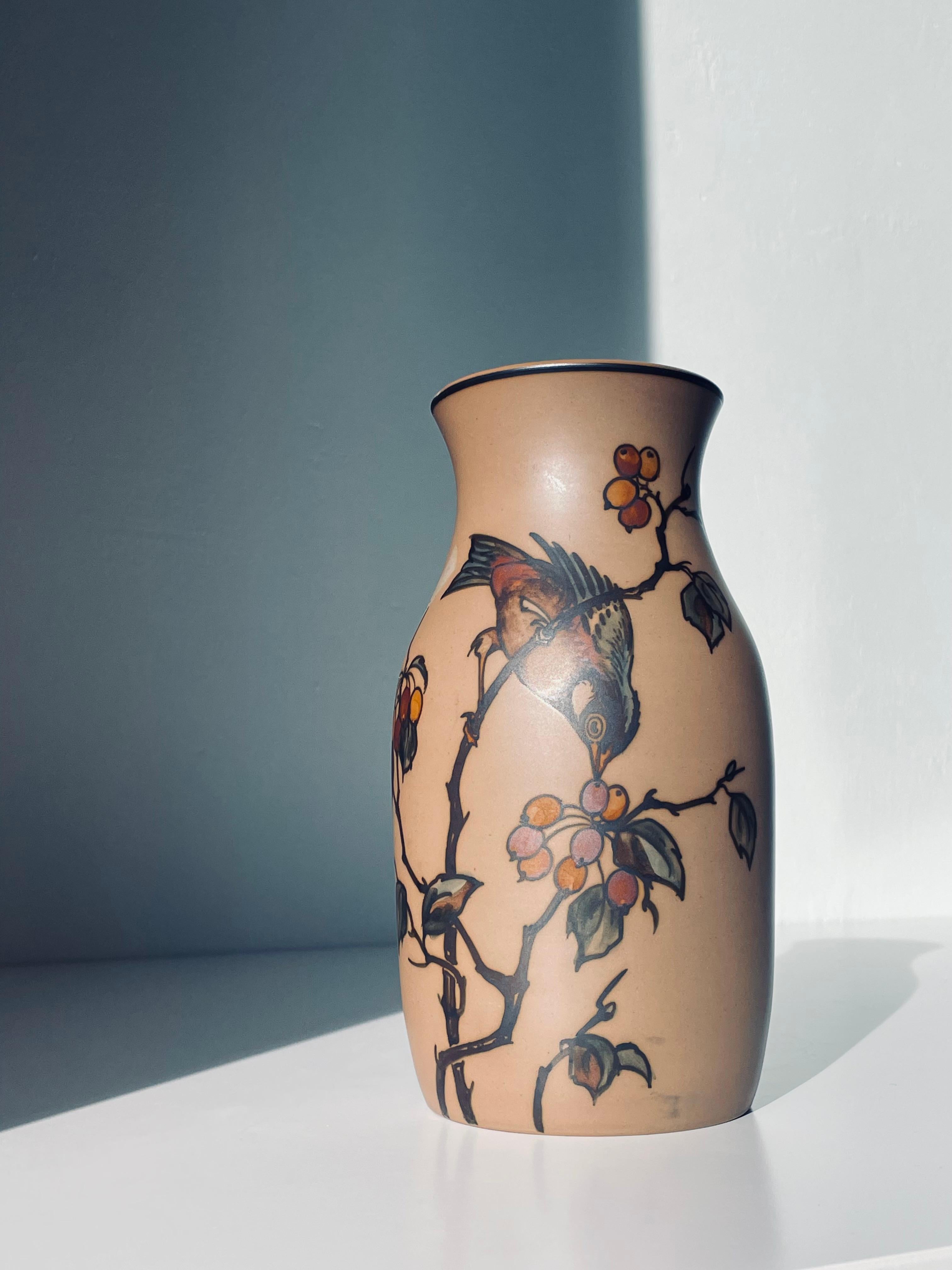 Vase Art nouveau danois peint à la main Hjorth, années 1940 en vente 1
