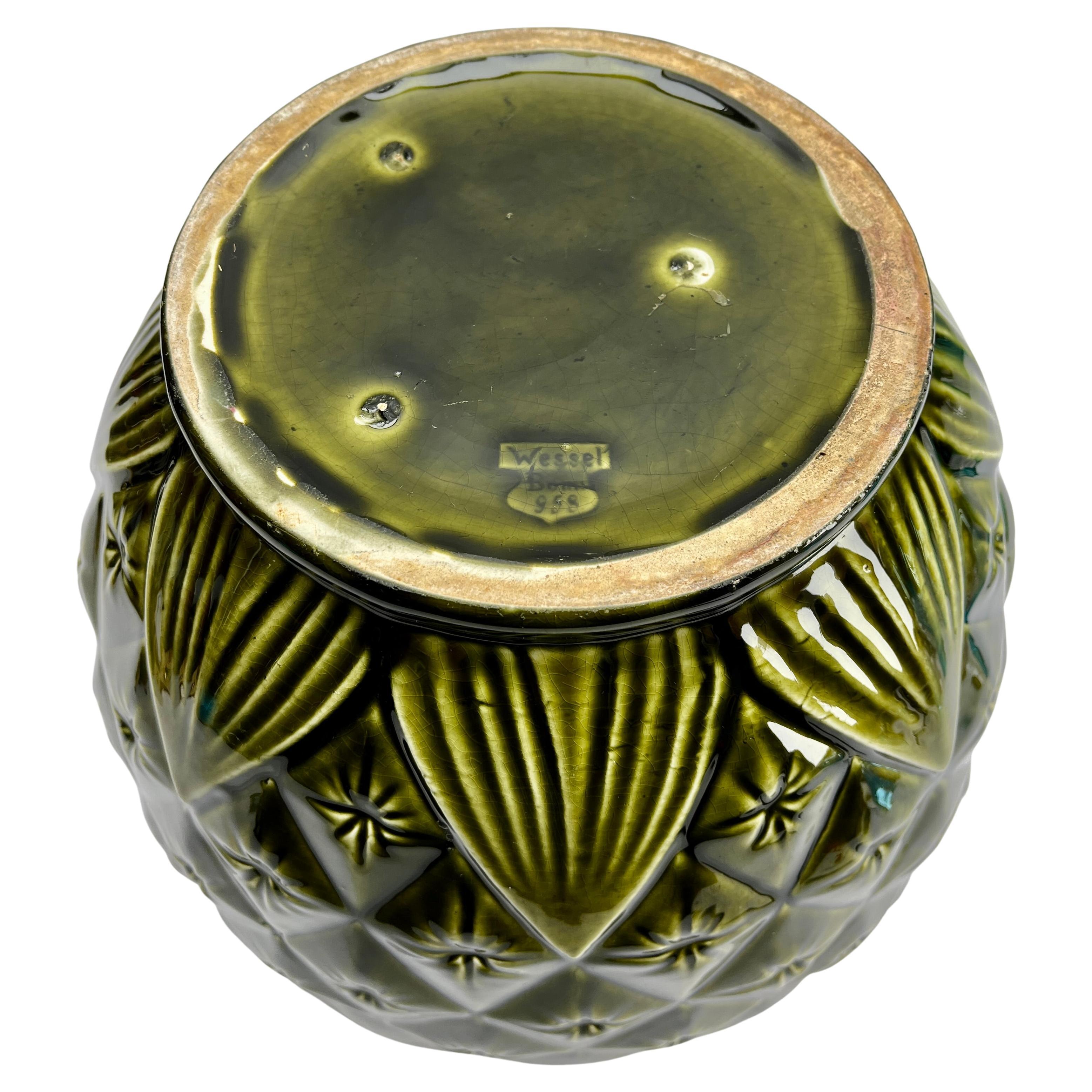 Art nouveau Jardinière Art Nouveau faite et émaillée à la main, timbre : Wessel 958 en vente