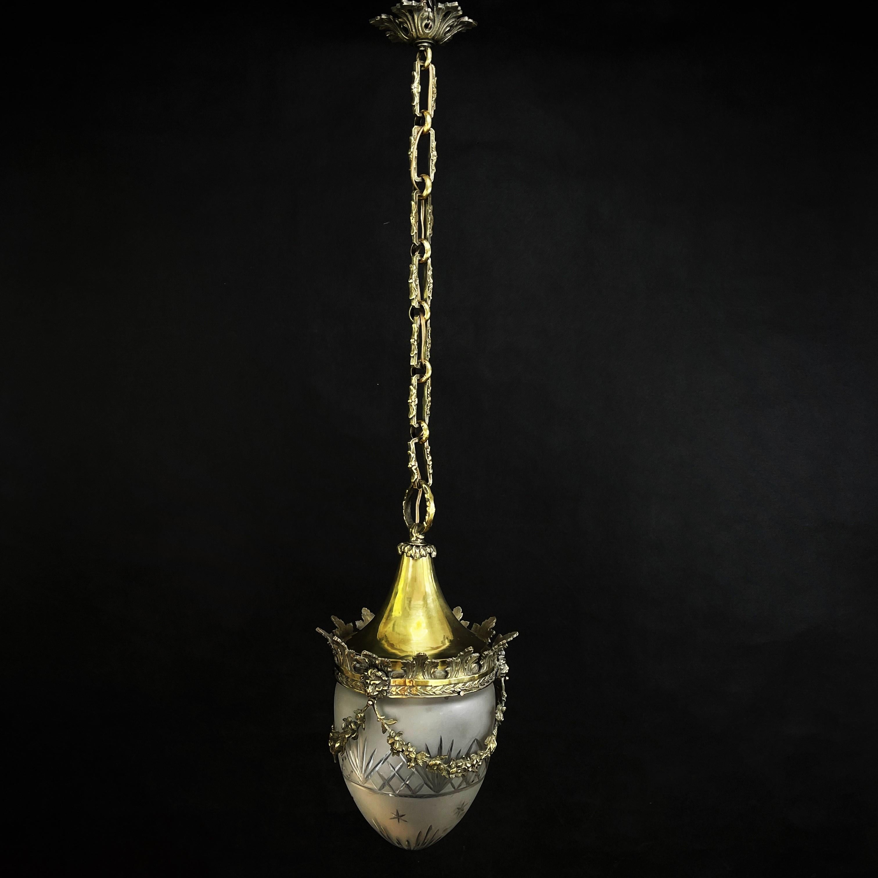 Français Lampe suspendue Art Nouveau en bronze, en forme de goutte d'eau, années 1910 en vente