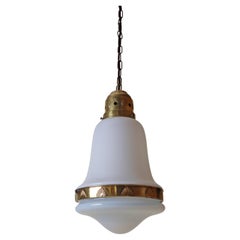 Lámpara colgante Art Nouveau de vidrio blanco y latón, Alemania 1920
