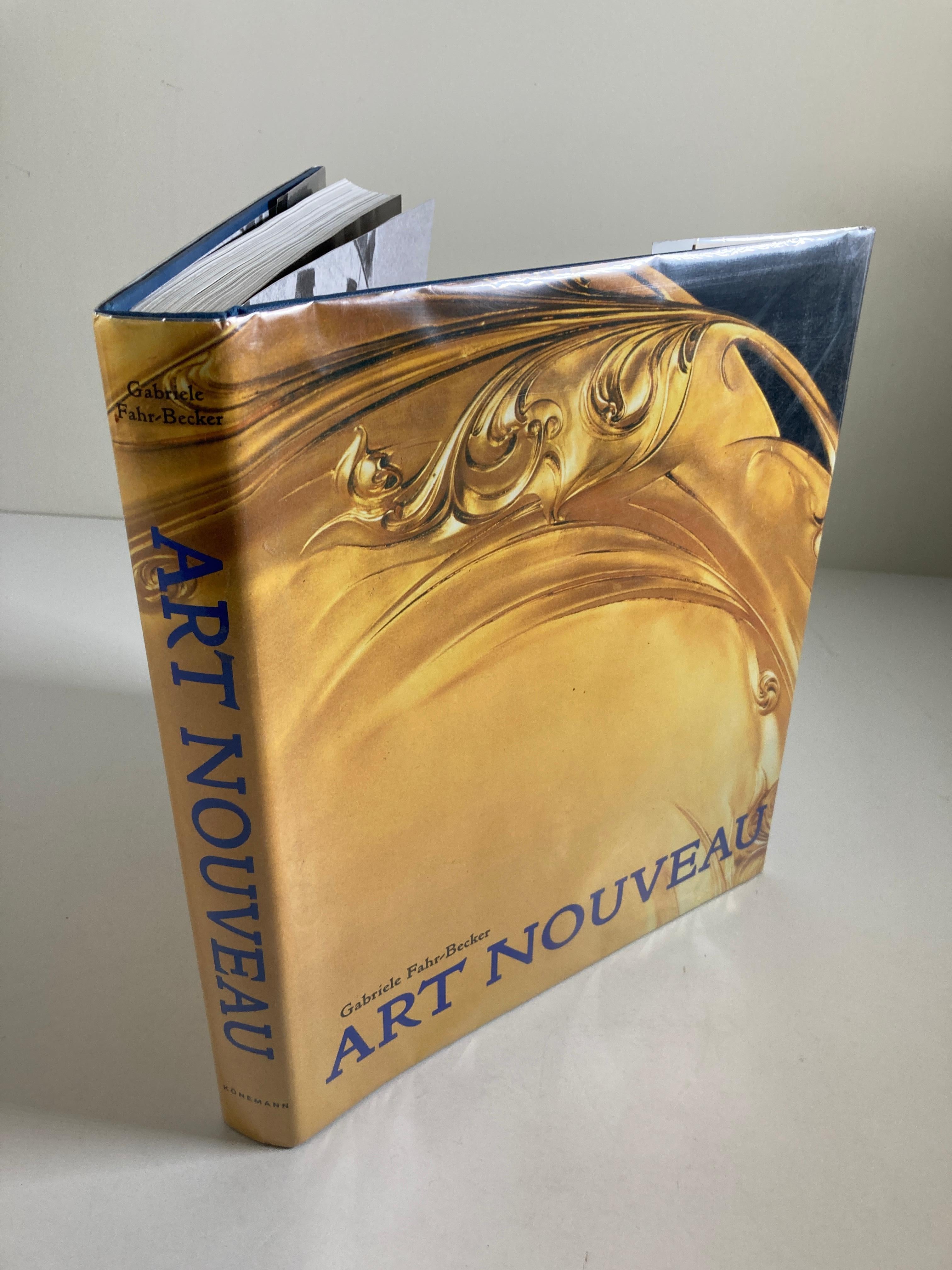 Livre Art Nouveau à couverture rigide et photo illustrée - Gabriele Fahr-Becker, auteur Bon état - En vente à North Hollywood, CA