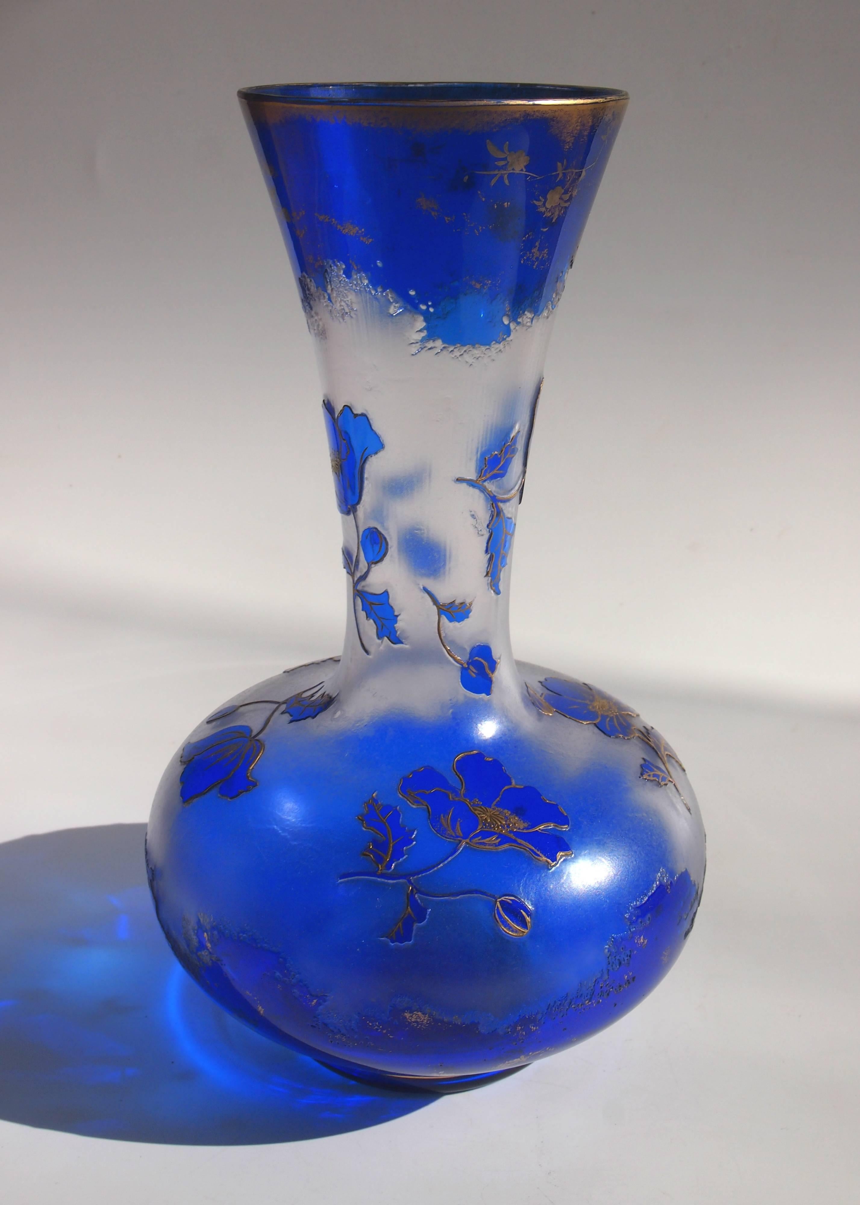 Bohemian Art Nouveau Harrach Blue to Clear Cameo Glass Vase 1900 In Good Condition For Sale In London, GB