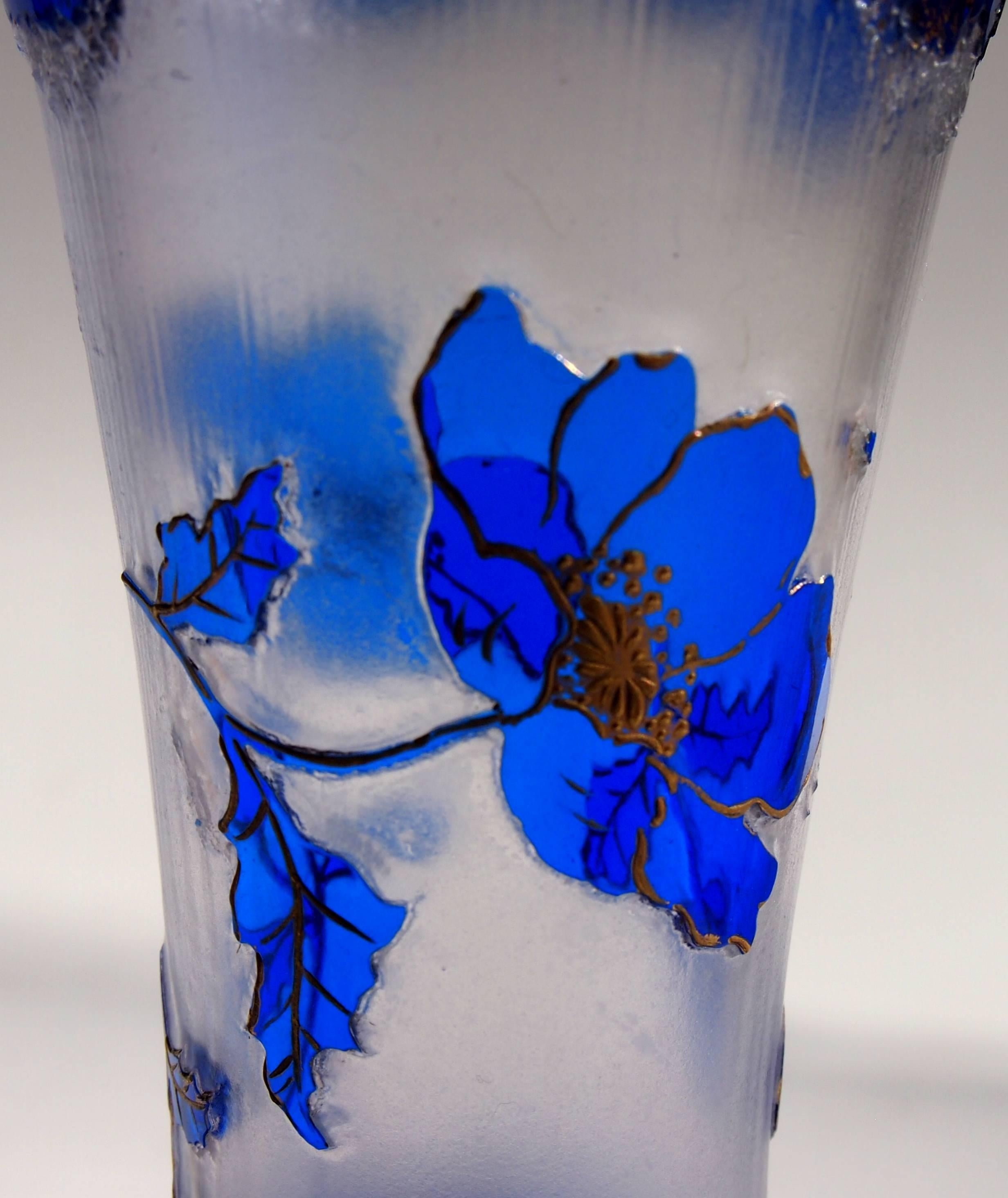 Bohemian Art Nouveau Harrach Blue to Clear Cameo Glass Vase 1900 For Sale 2
