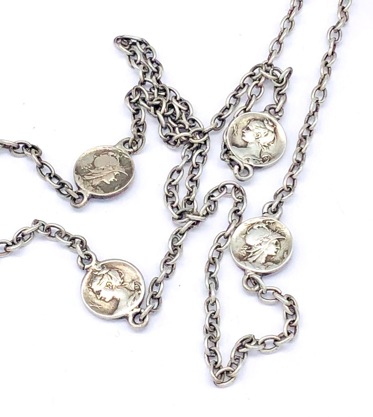 Art Nouveau Heart Iris Beauty Silver Locket Pendant Necklace France In Good Condition In Munich, Bavaria