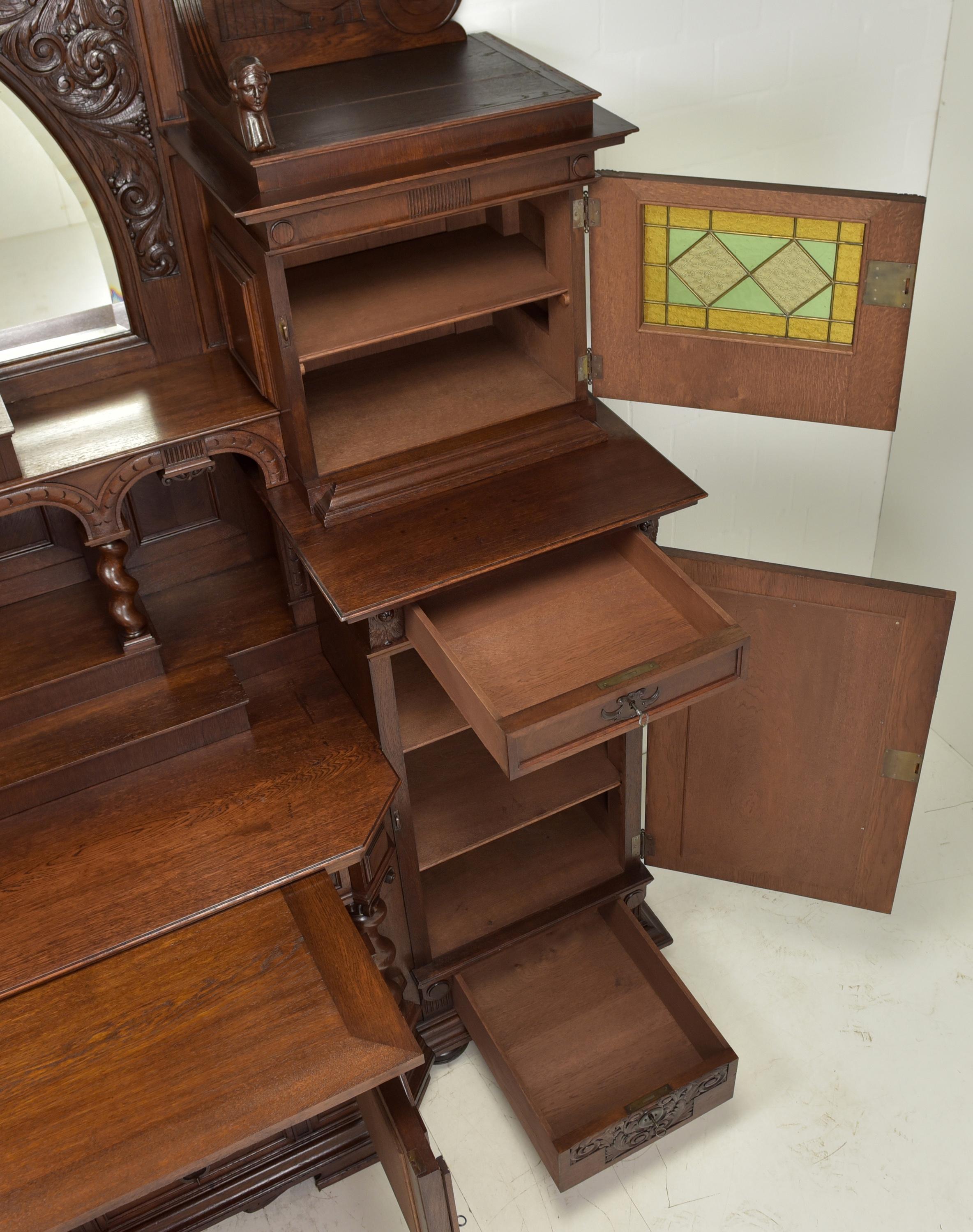 Art Nouveau Historicism XXL Buffet Cabinet / Sideboard in Oak, 1920 In Good Condition For Sale In Lüdinghausen, DE