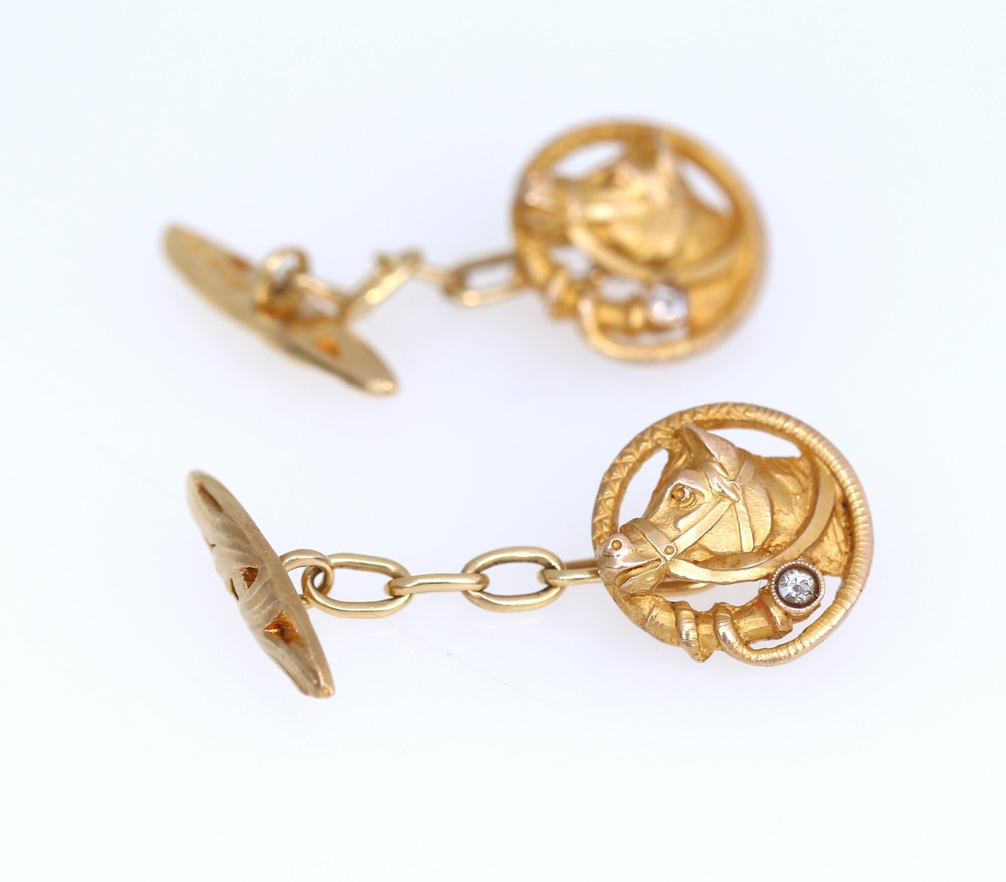 Gemelli a forma di cavallo in stile Art Nouveau con diamante in oro giallo 18 K., 1910 in vendita 2