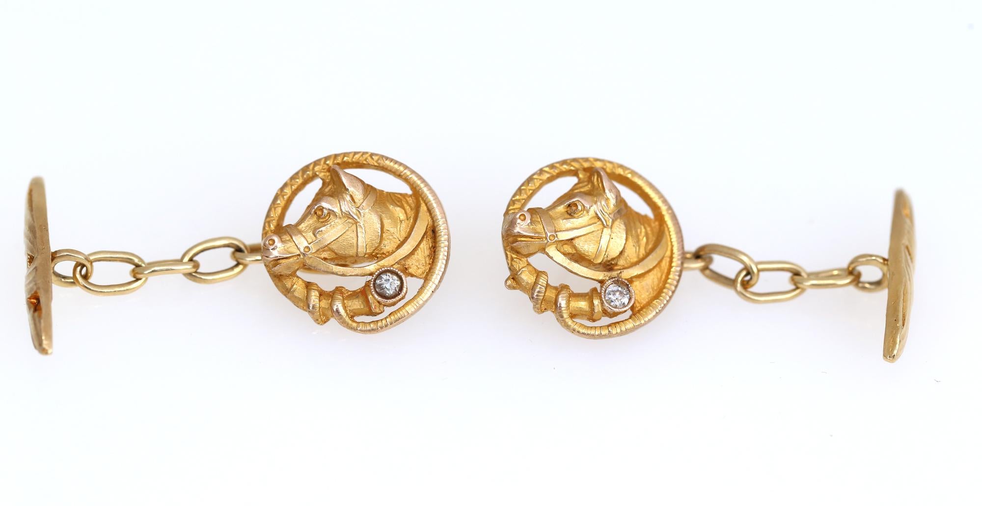 Gemelli a forma di cavallo in stile Art Nouveau con diamante in oro giallo 18 K., 1910 in vendita 3