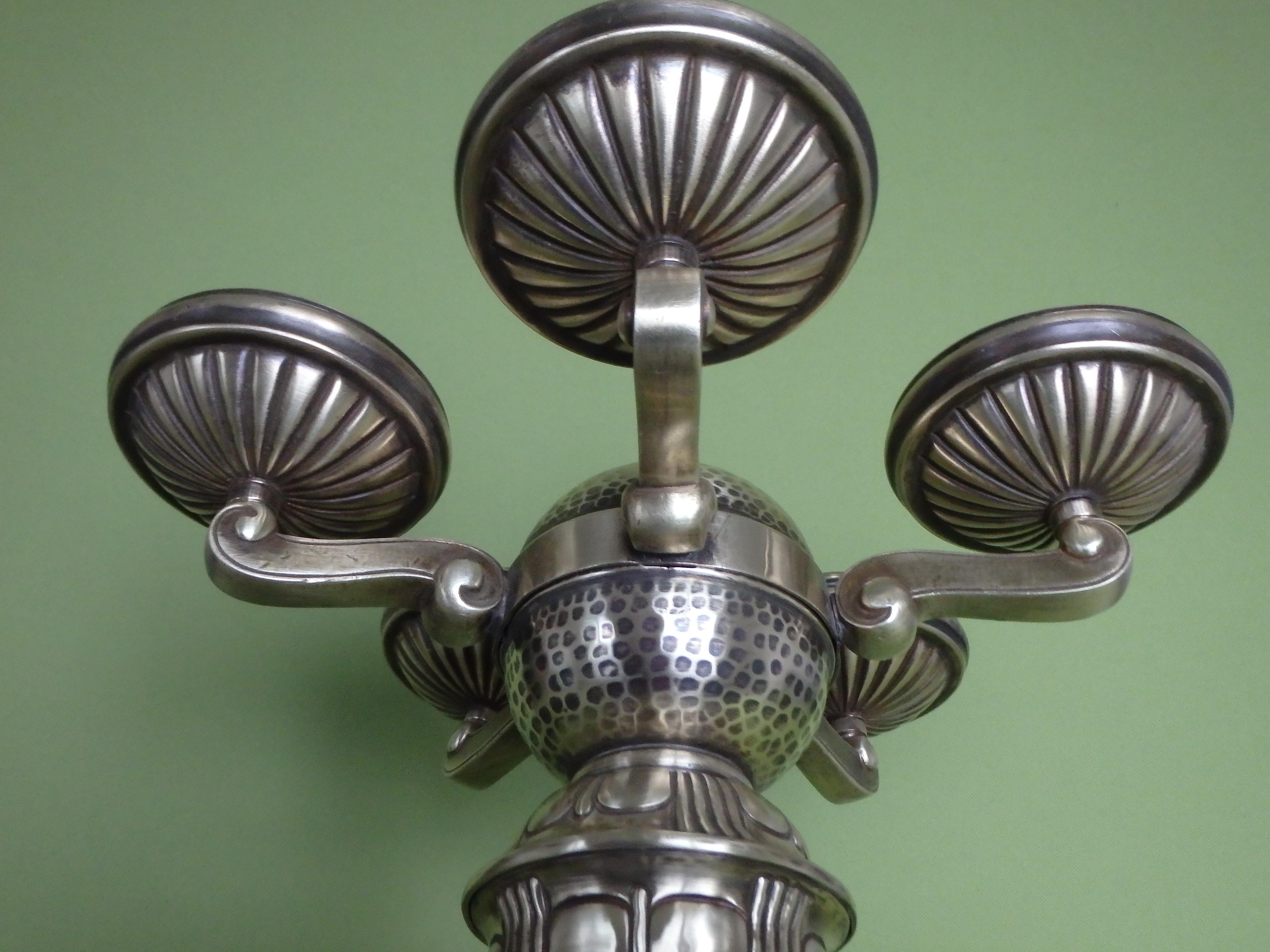 Art Nouveau riesiger Kerzenhalter Messing 5 Arme  im Angebot 5