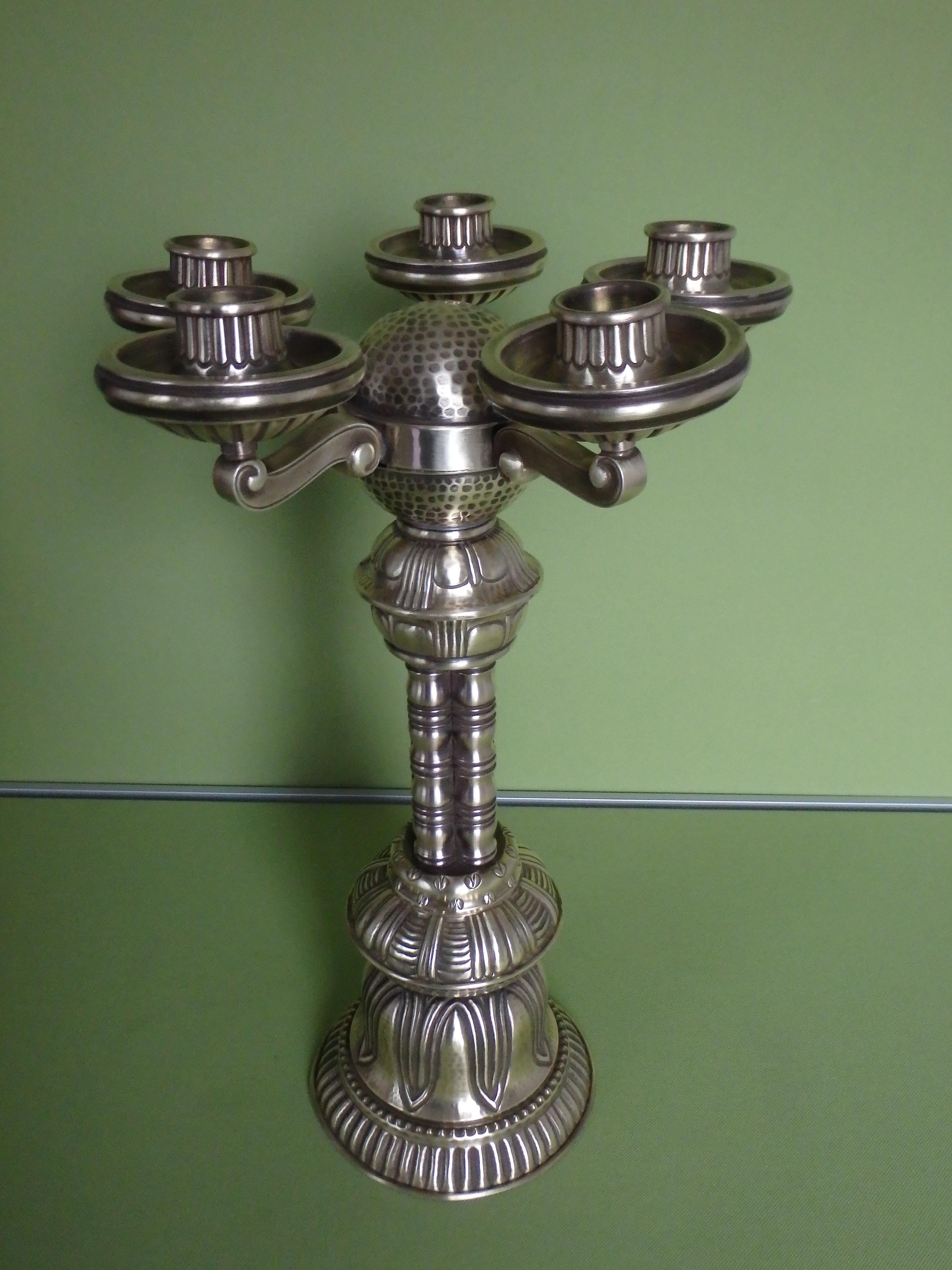 Art Nouveau riesiger Kerzenhalter Messing 5 Arme  im Angebot 3