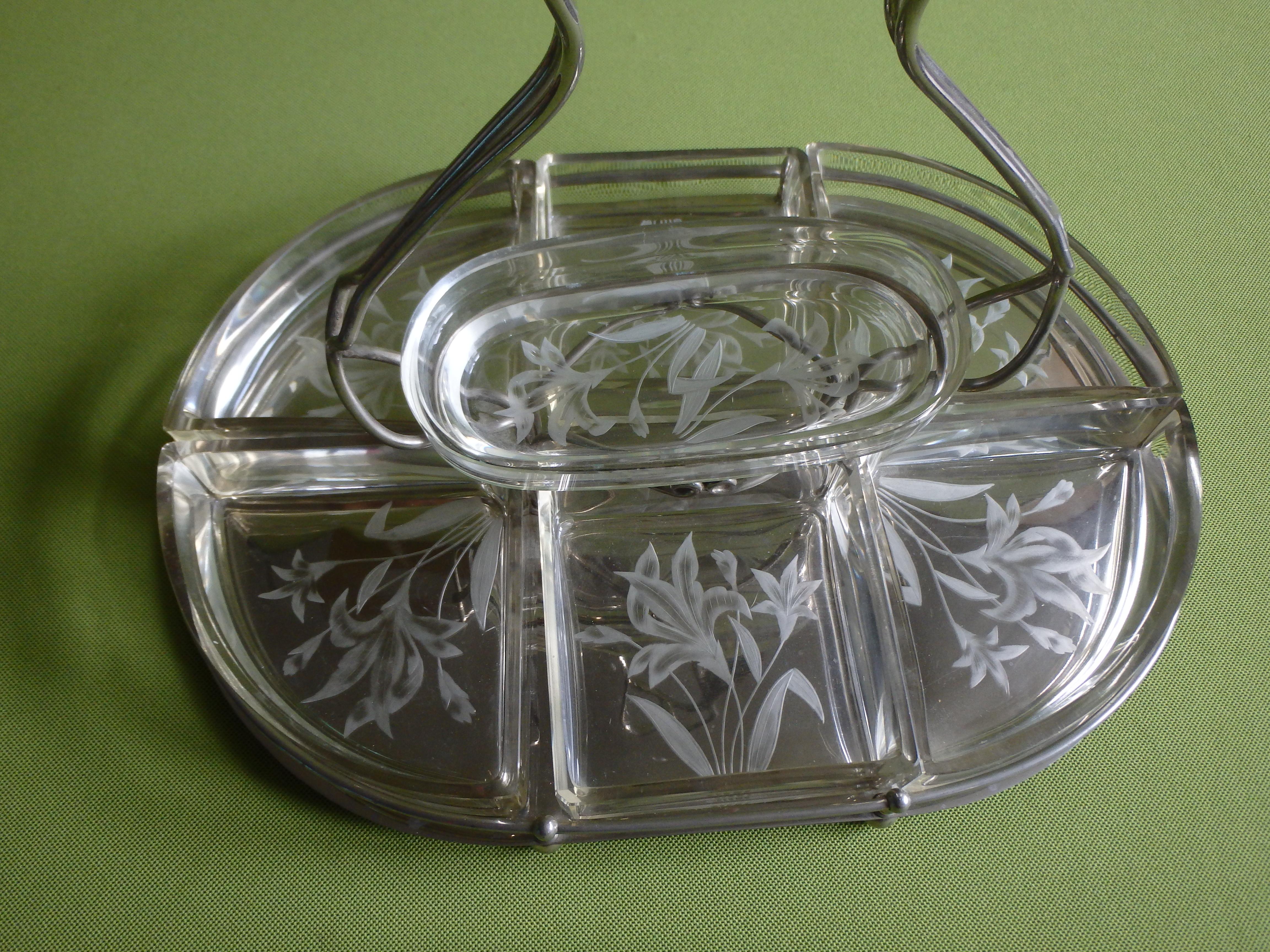 Crystal Art Nouveau huge serving stand with crystal bowls with engraved flowers   For Sale