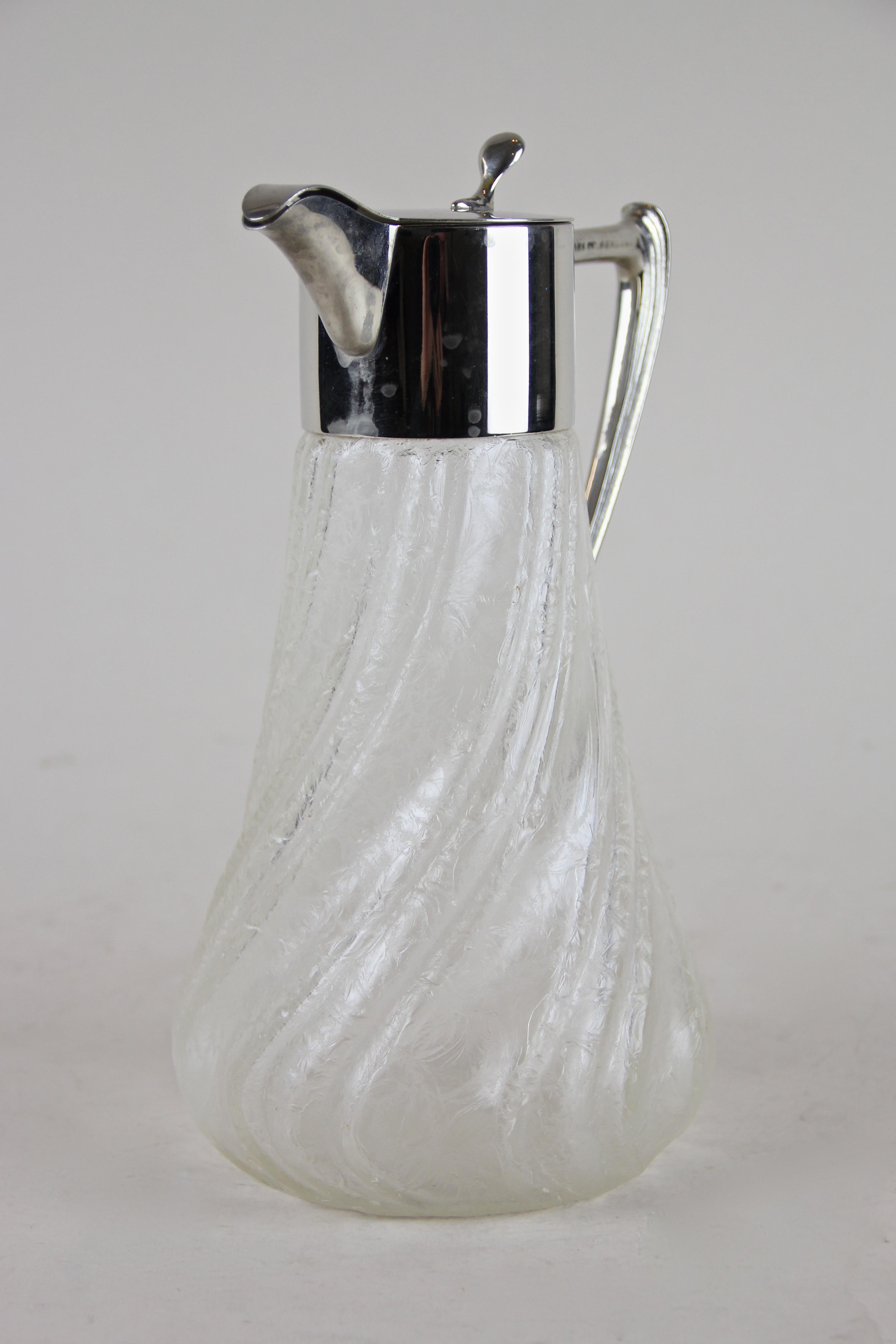 Art Nouveau Ice Glass Carafe, Austria, circa 1915 For Sale 1