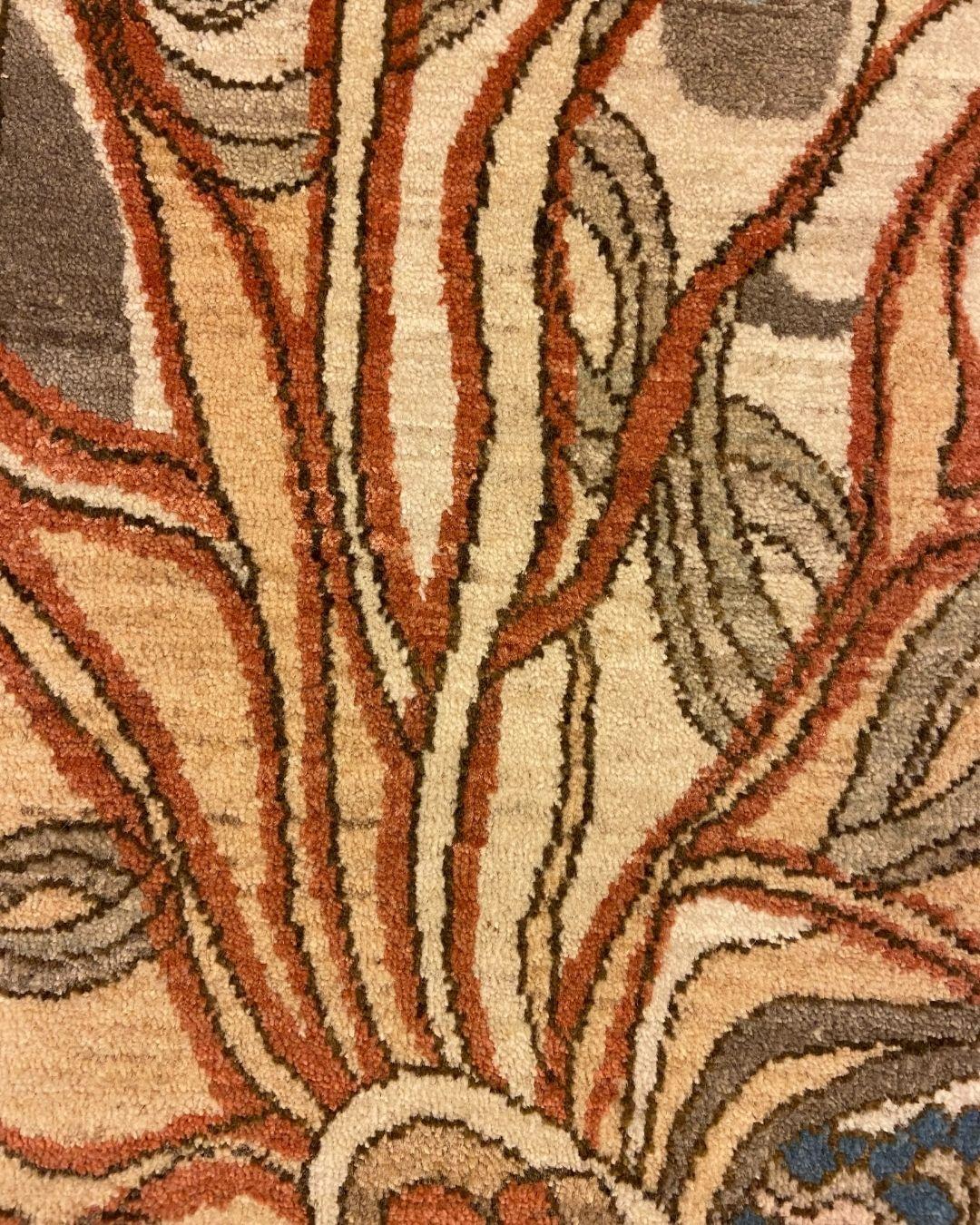 Alfombra persa de lana azul, crema, marrón, rosa y roja, 3' x 5', inspirada en el Art Nouveau Siglo XXI y contemporáneo en venta