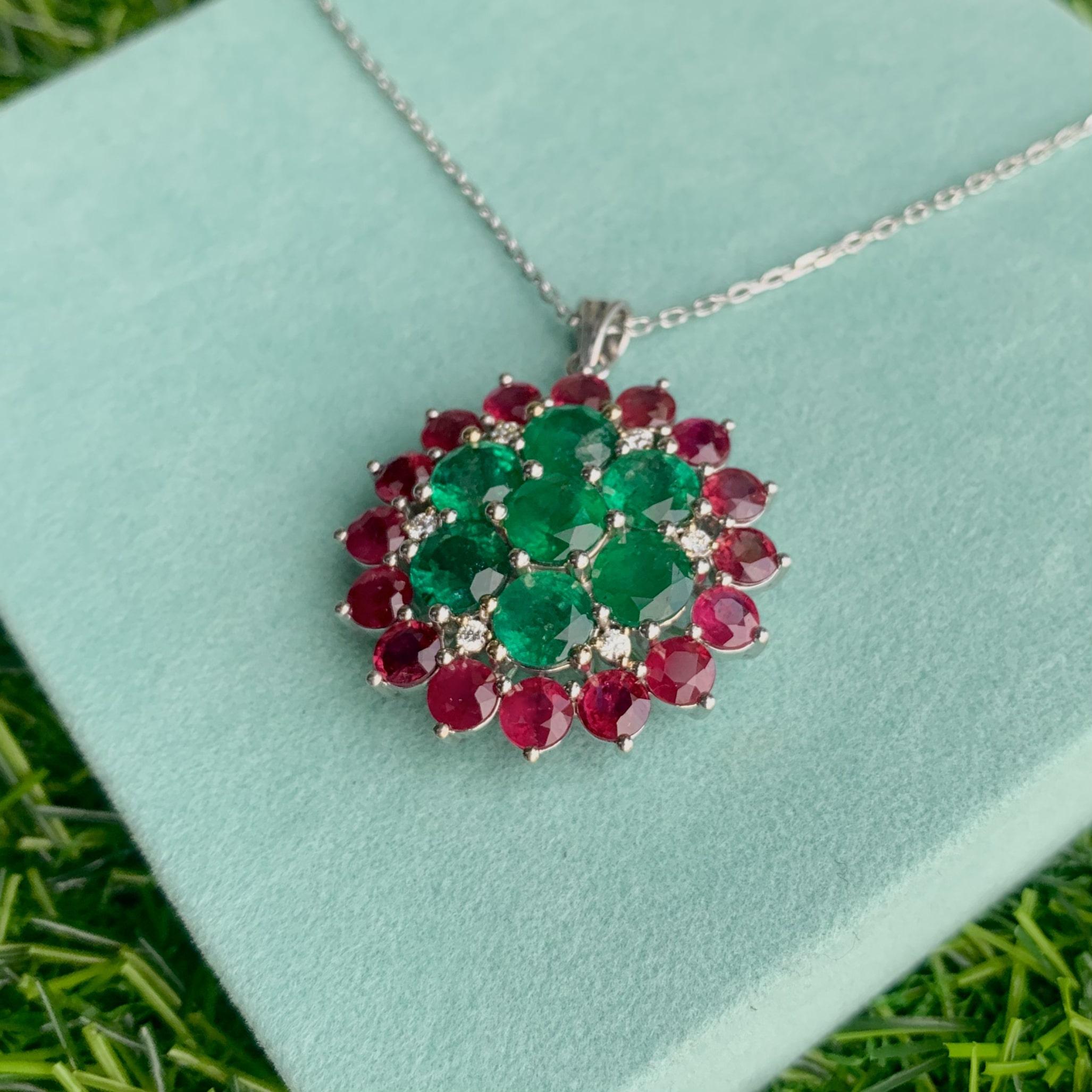 7.41 Ct Emerald, 6.94 Ct Ruby & 0.2 Ct Diamond studded Statement Pendant For Sale 8