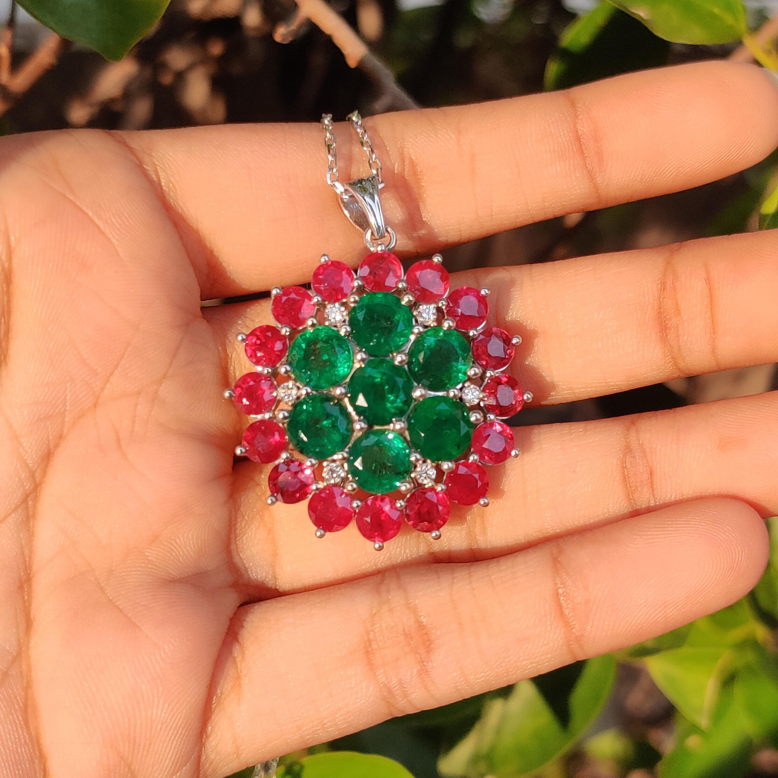 Women's or Men's 7.41 Ct Emerald, 6.94 Ct Ruby & 0.2 Ct Diamond studded Statement Pendant For Sale