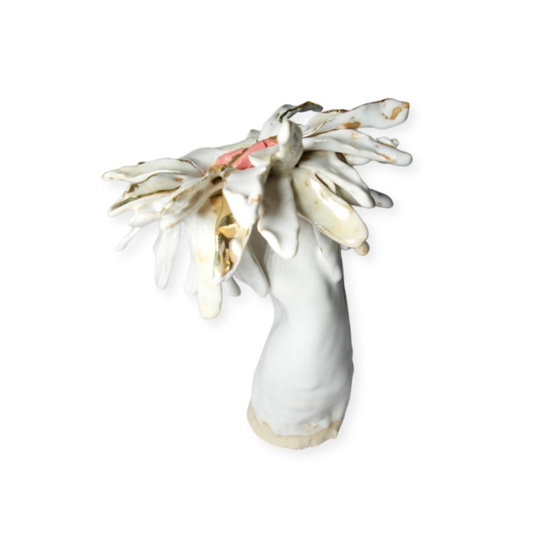 Vaso in gres bianco floreale di ispirazione Art Nouveau dell'artista designer Hania Jneid in vendita 3