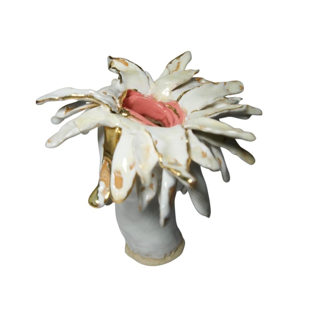 Vaso in gres bianco floreale di ispirazione Art Nouveau dell'artista designer Hania Jneid in vendita 5