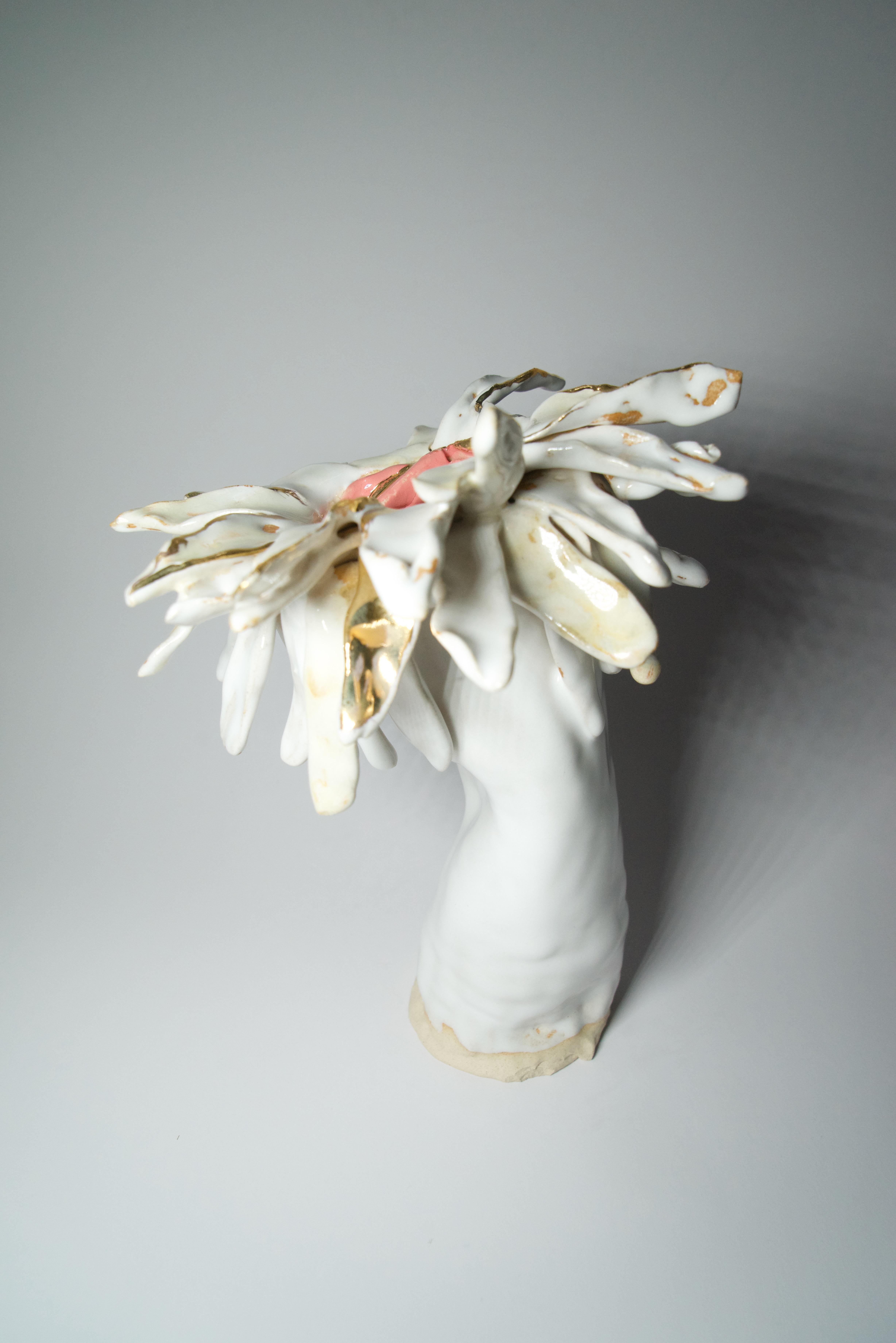 Vaso in gres bianco floreale di ispirazione Art Nouveau dell'artista designer Hania Jneid in vendita 10
