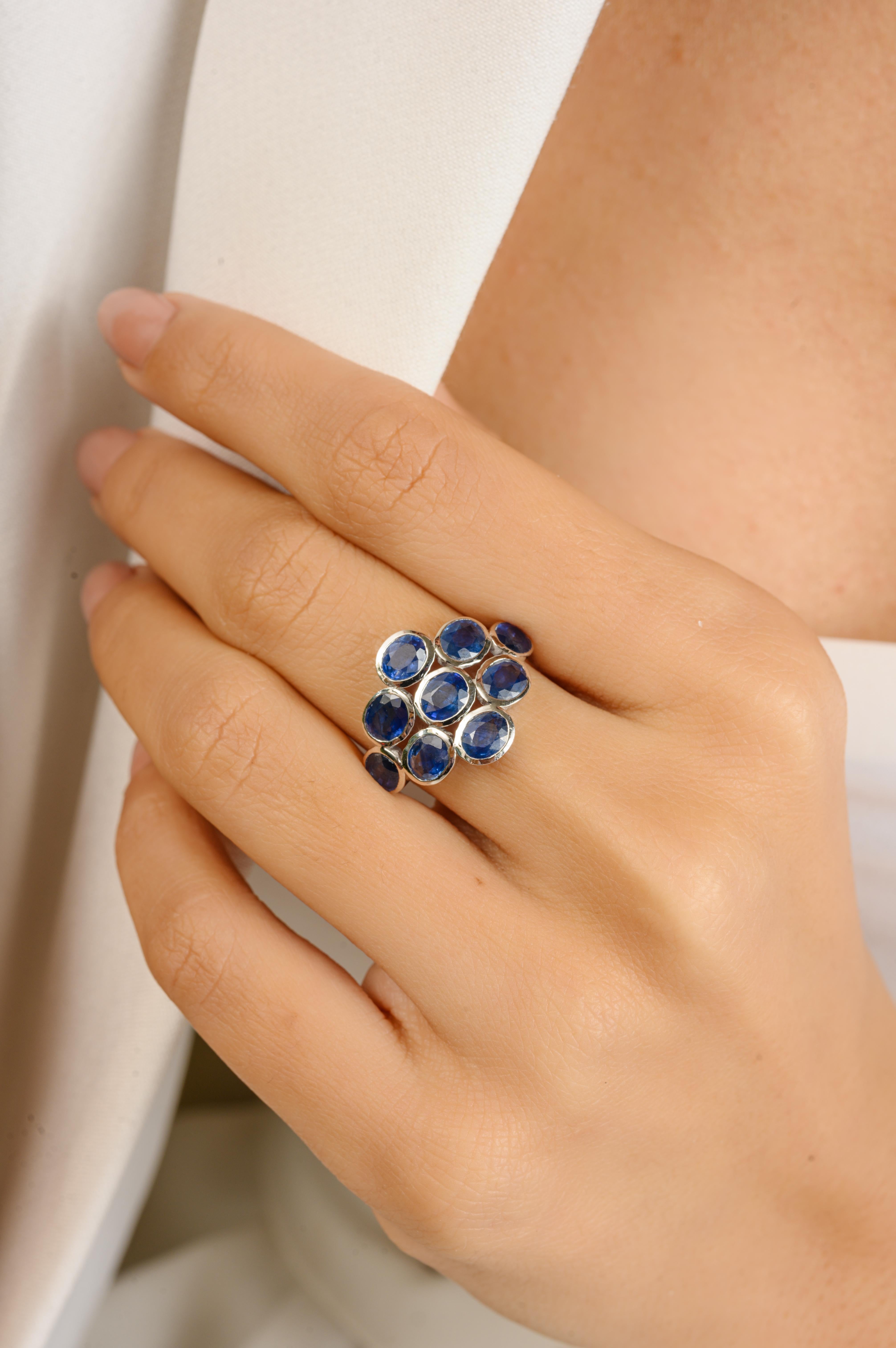 in vendita:  Anello a grappolo con zaffiro blu taglio ovale di ispirazione Art Nouveau in oro bianco 18 carati 4