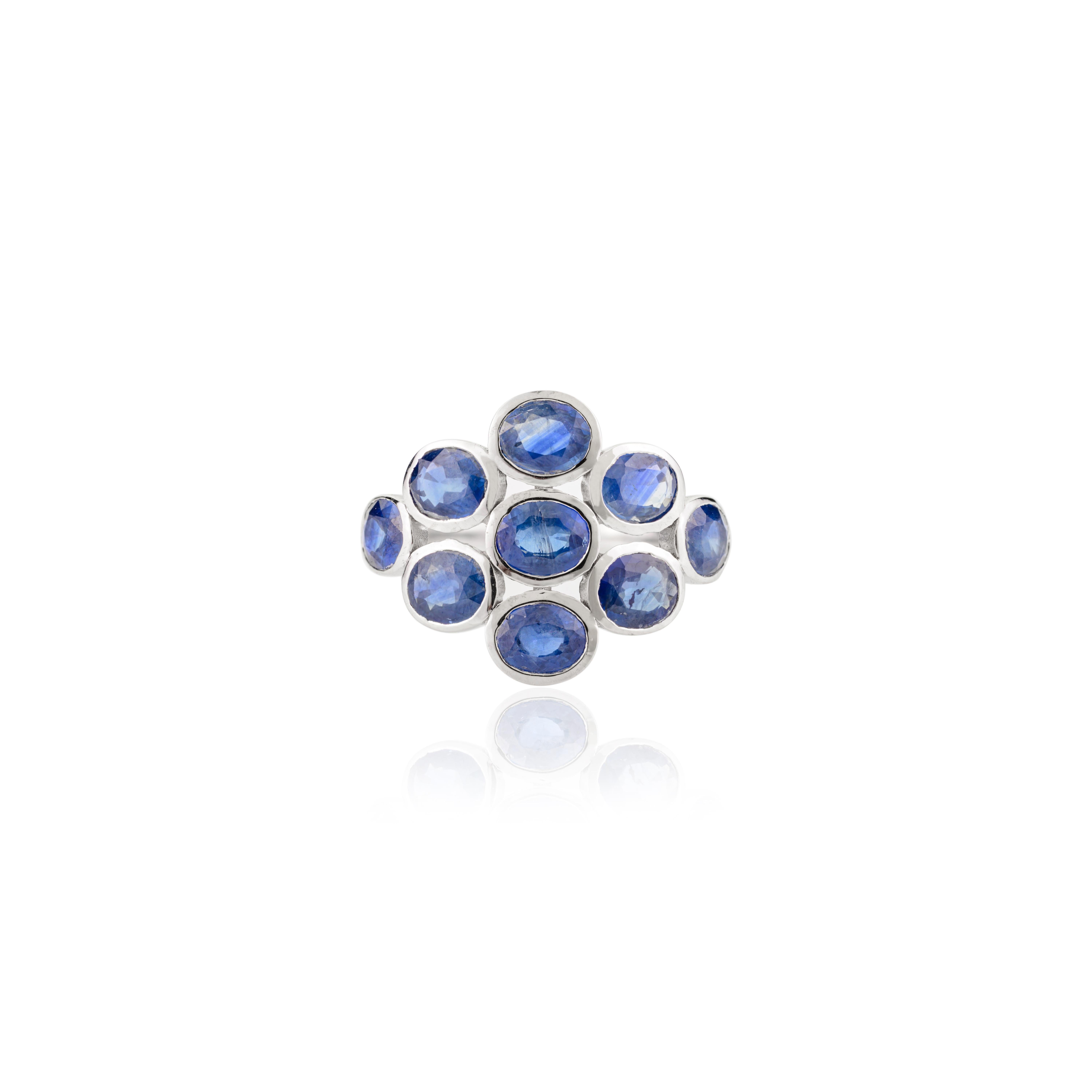 in vendita:  Anello a grappolo con zaffiro blu taglio ovale di ispirazione Art Nouveau in oro bianco 18 carati 5