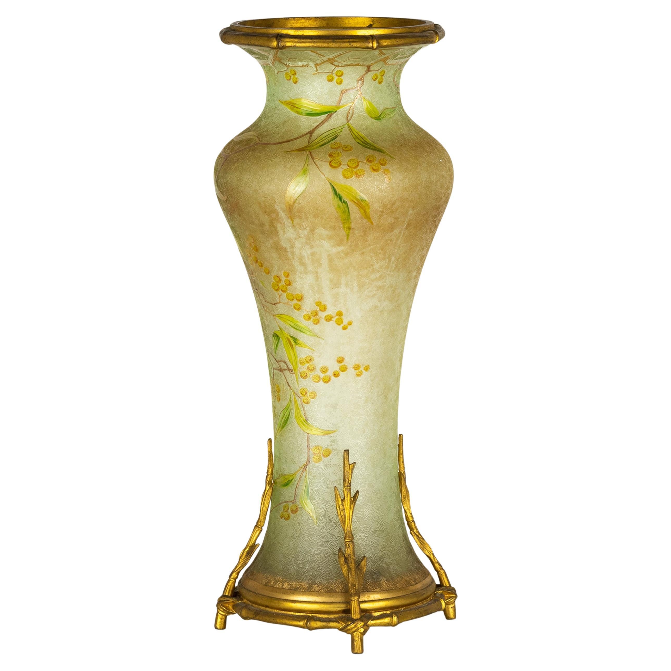 Art Nouveau Jarrón de vidrio iridiscente ormolu Wilhelm Kralik Sohn en venta