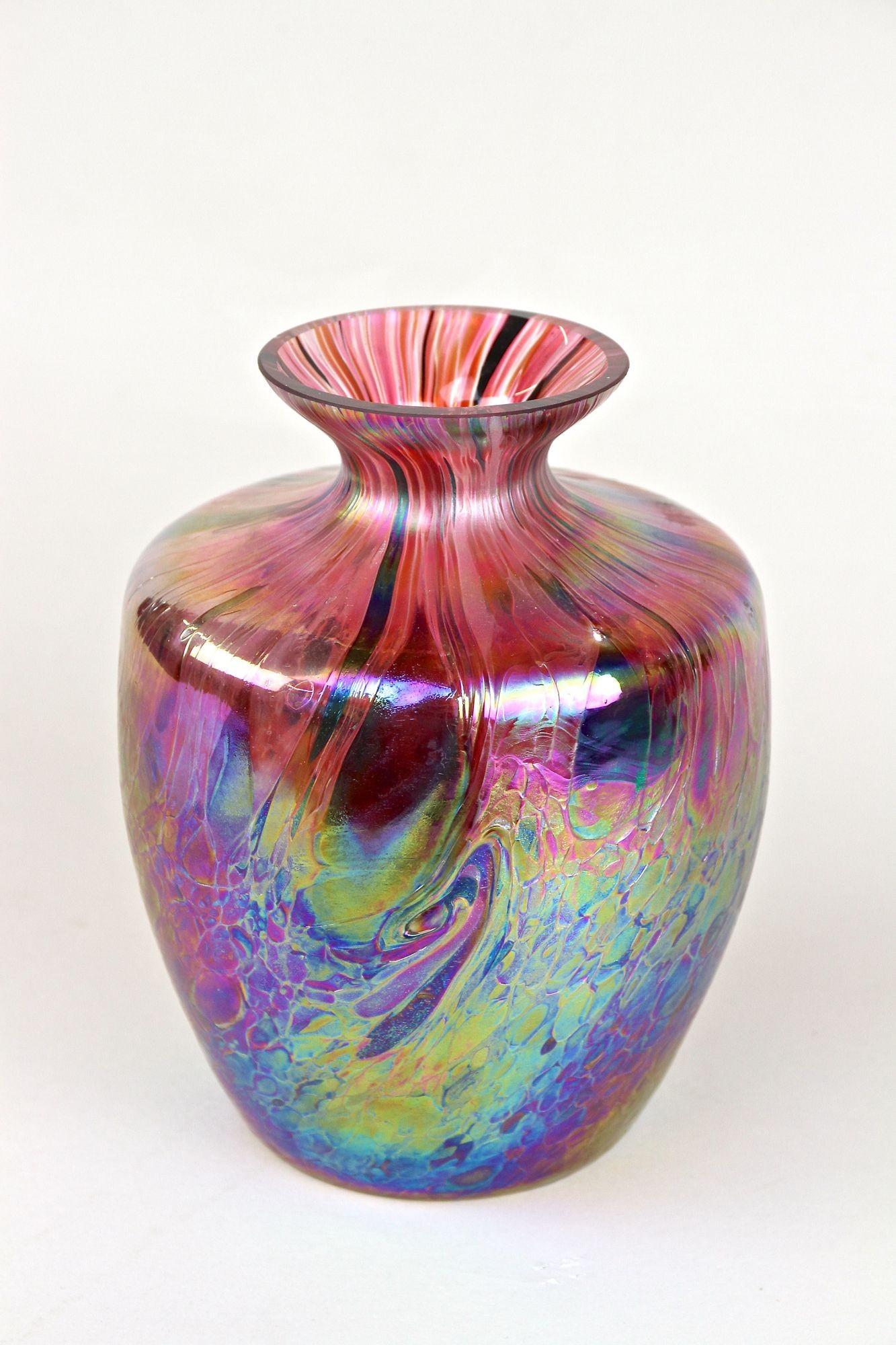 Art Nouveau Iridescent Glass Vase Attributed To Fritz Heckert, Bohemia ca. 1905 4