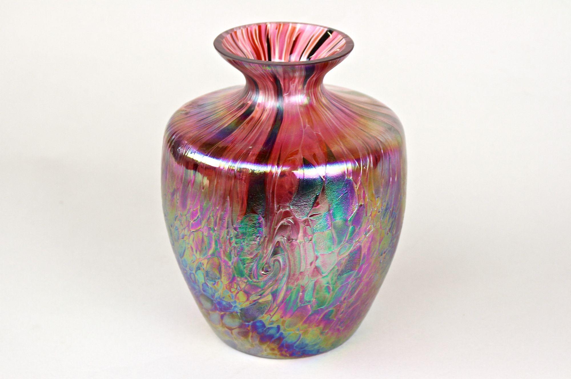 20th Century Art Nouveau Iridescent Glass Vase Attributed To Fritz Heckert, Bohemia ca. 1905